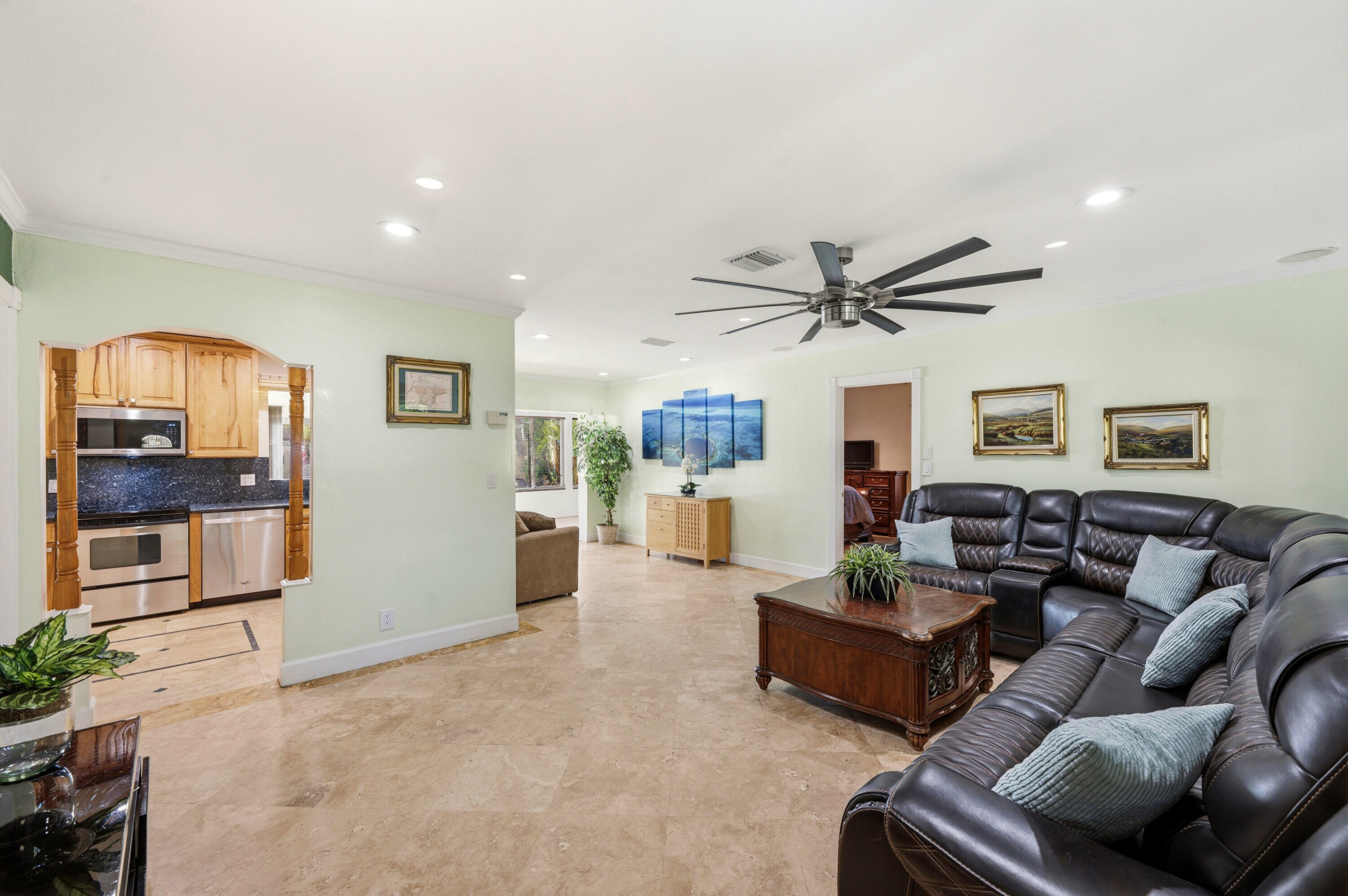 390 SE 12th Pompano Beach, FL 33060