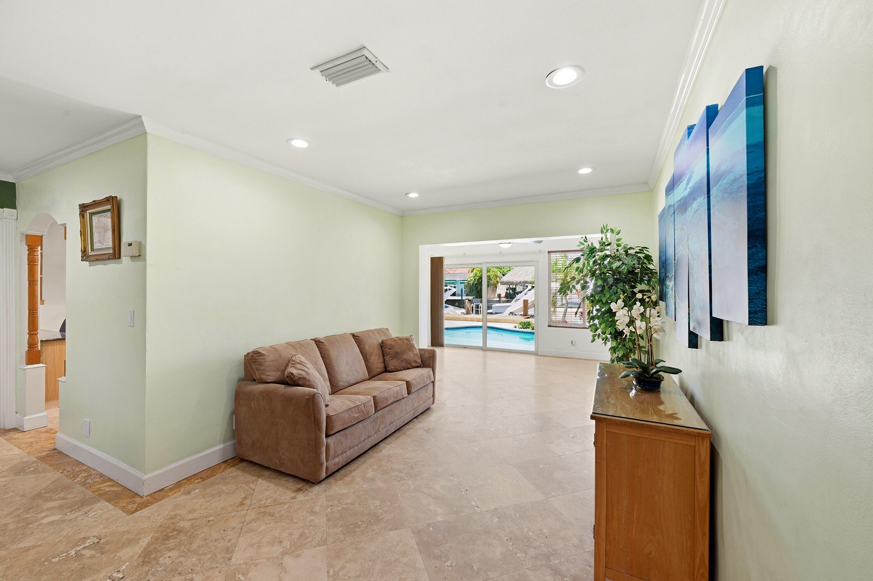 390 SE 12th Pompano Beach, FL 33060