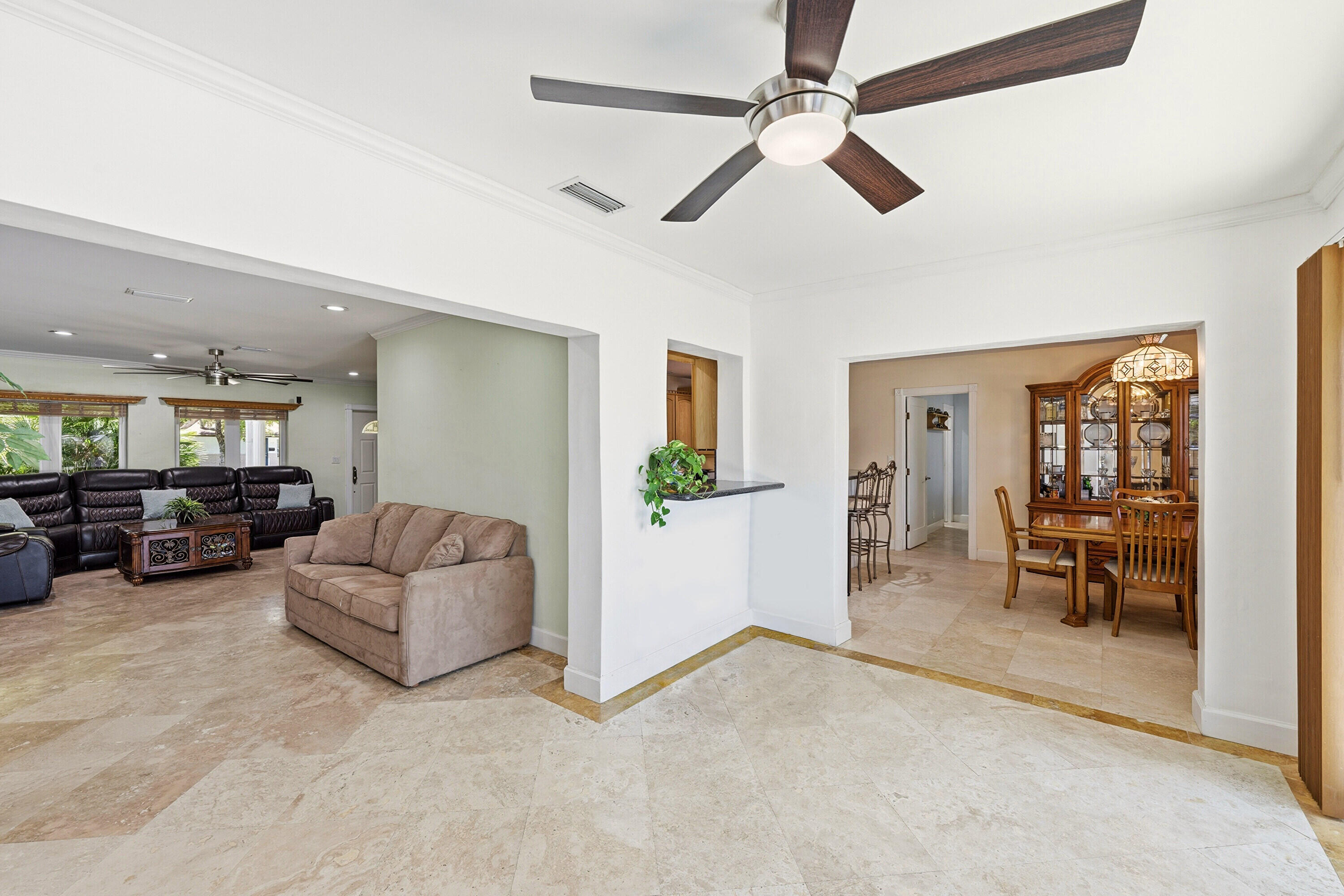 390 SE 12th Pompano Beach, FL 33060