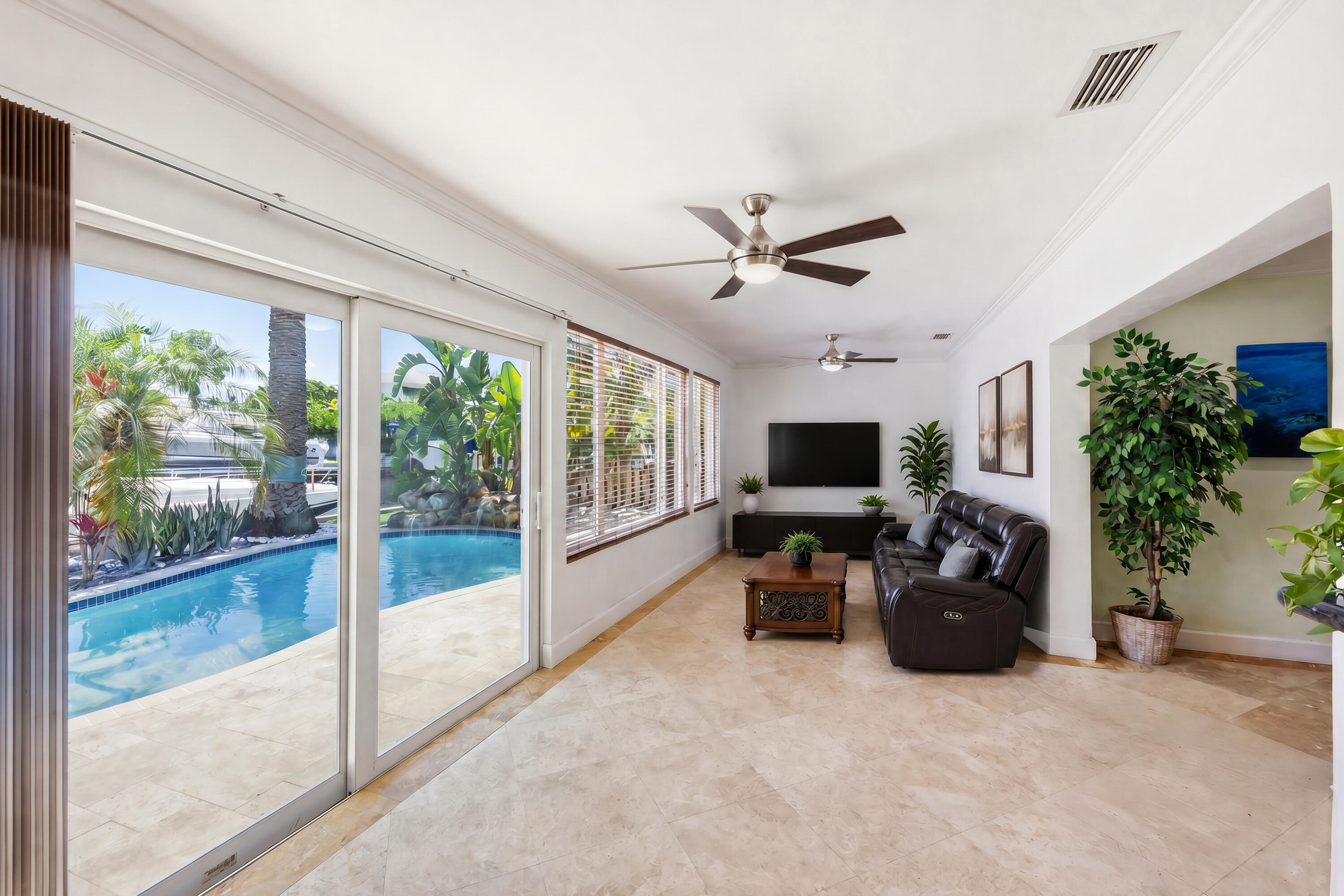 390 SE 12th Pompano Beach, FL 33060