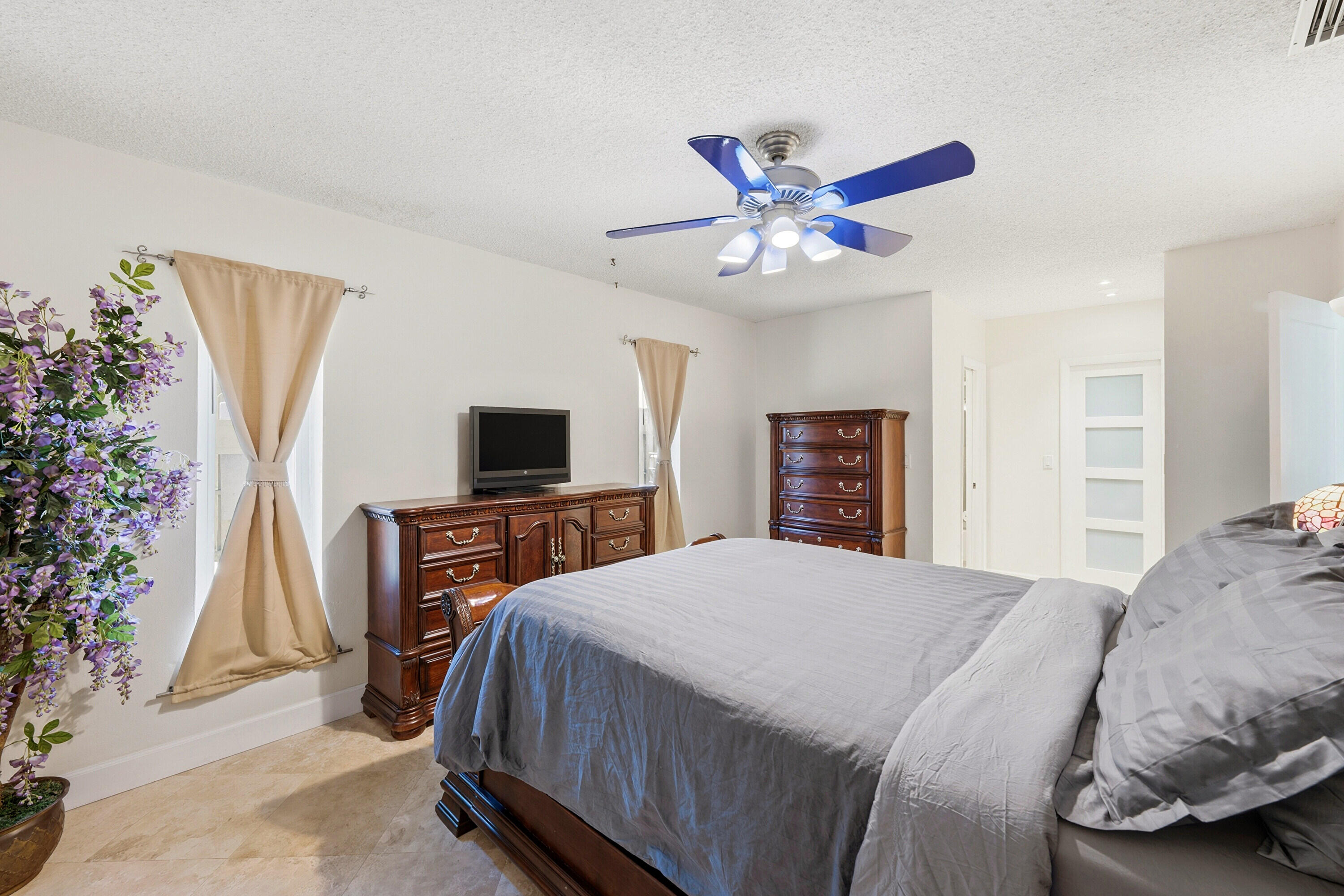 390 SE 12th Pompano Beach, FL 33060