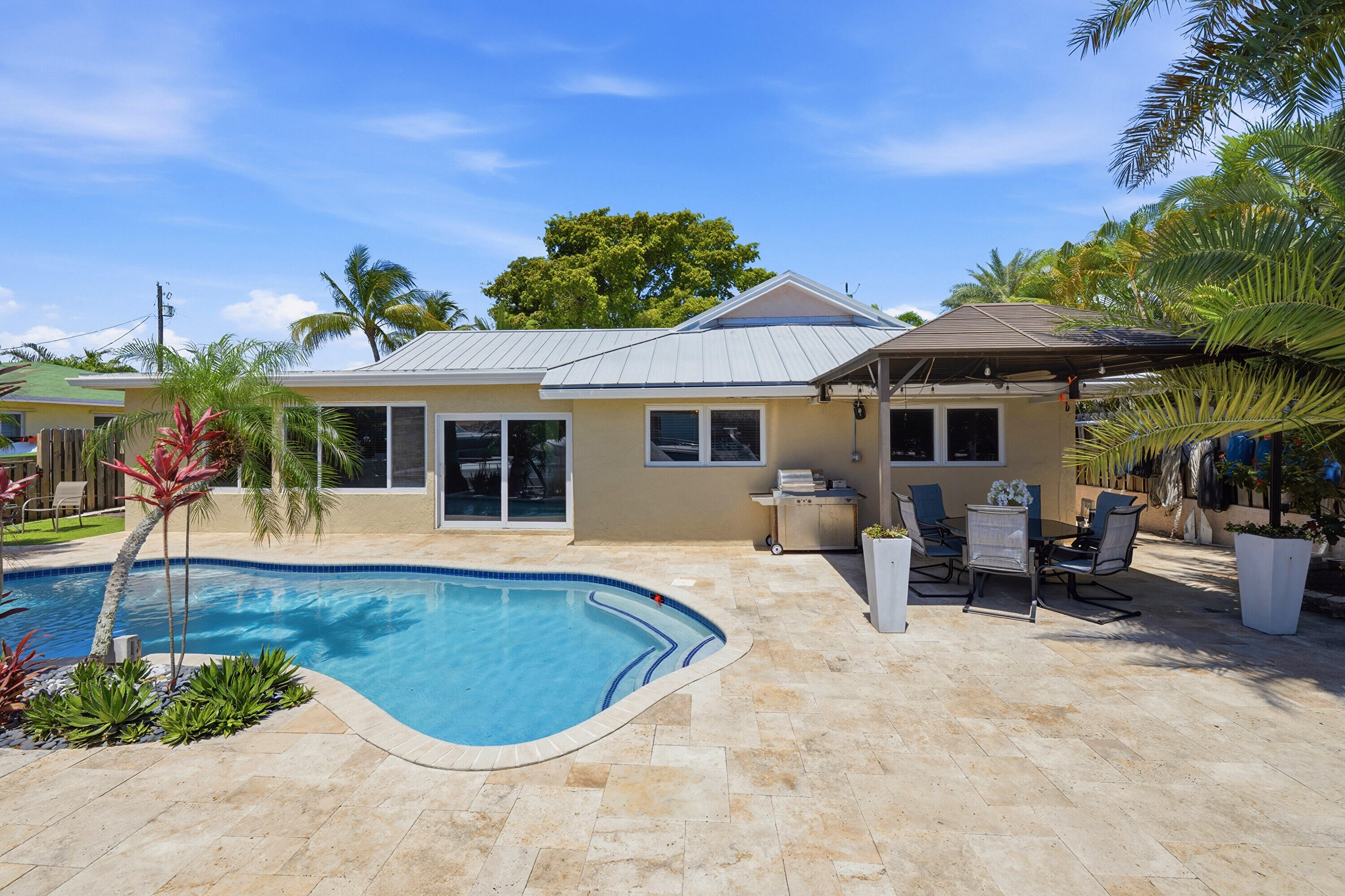 390 SE 12th Pompano Beach, FL 33060
