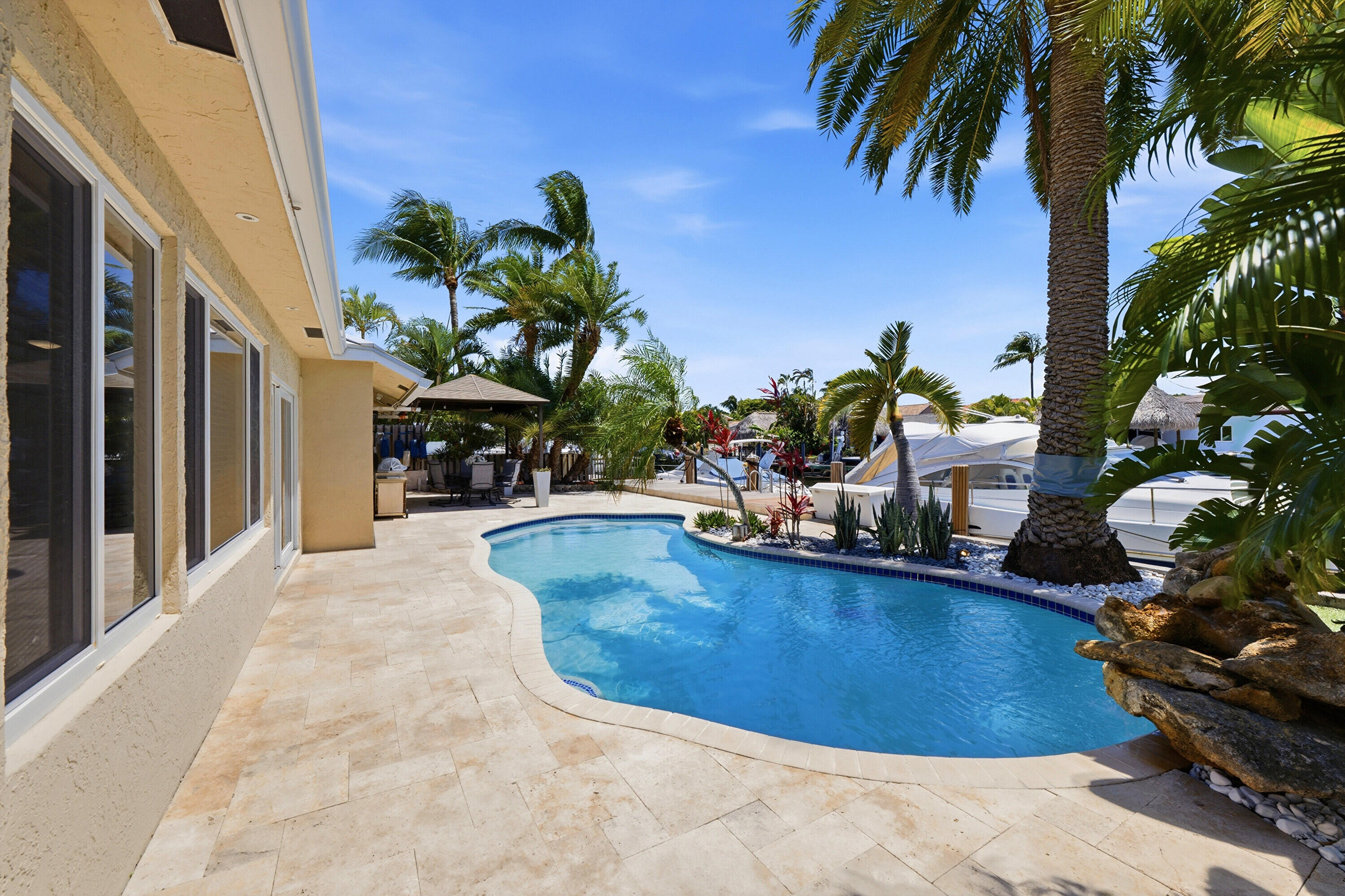 390 SE 12th Pompano Beach, FL 33060