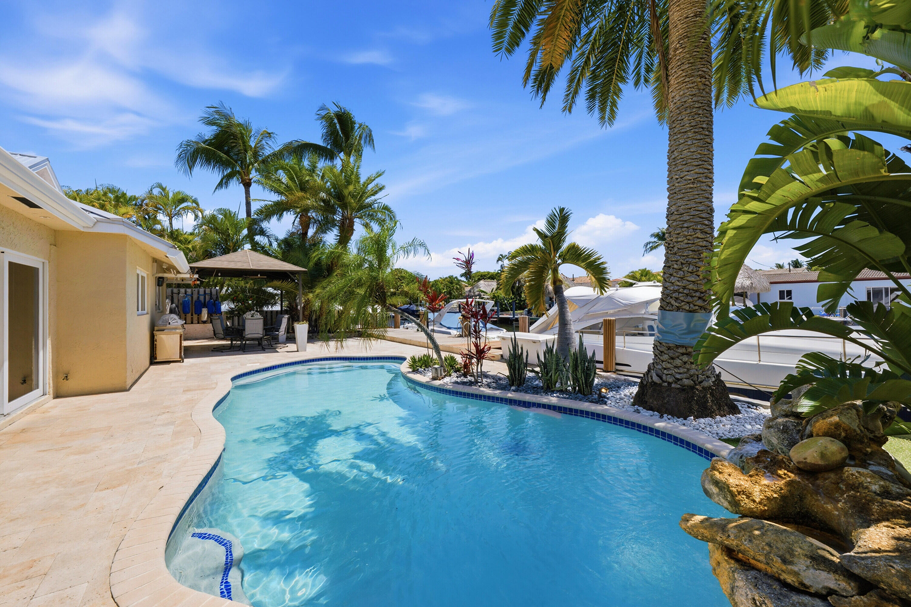 390 SE 12th Pompano Beach, FL 33060