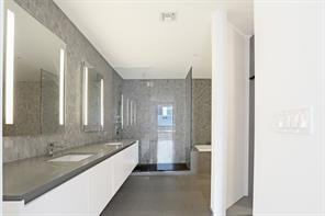 88 SW 7th #1709 Miami, FL 33130