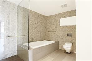 88 SW 7th #1709 Miami, FL 33130
