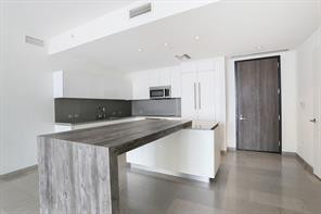 88 SW 7th #1709 Miami, FL 33130