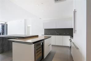 88 SW 7th #1709 Miami, FL 33130