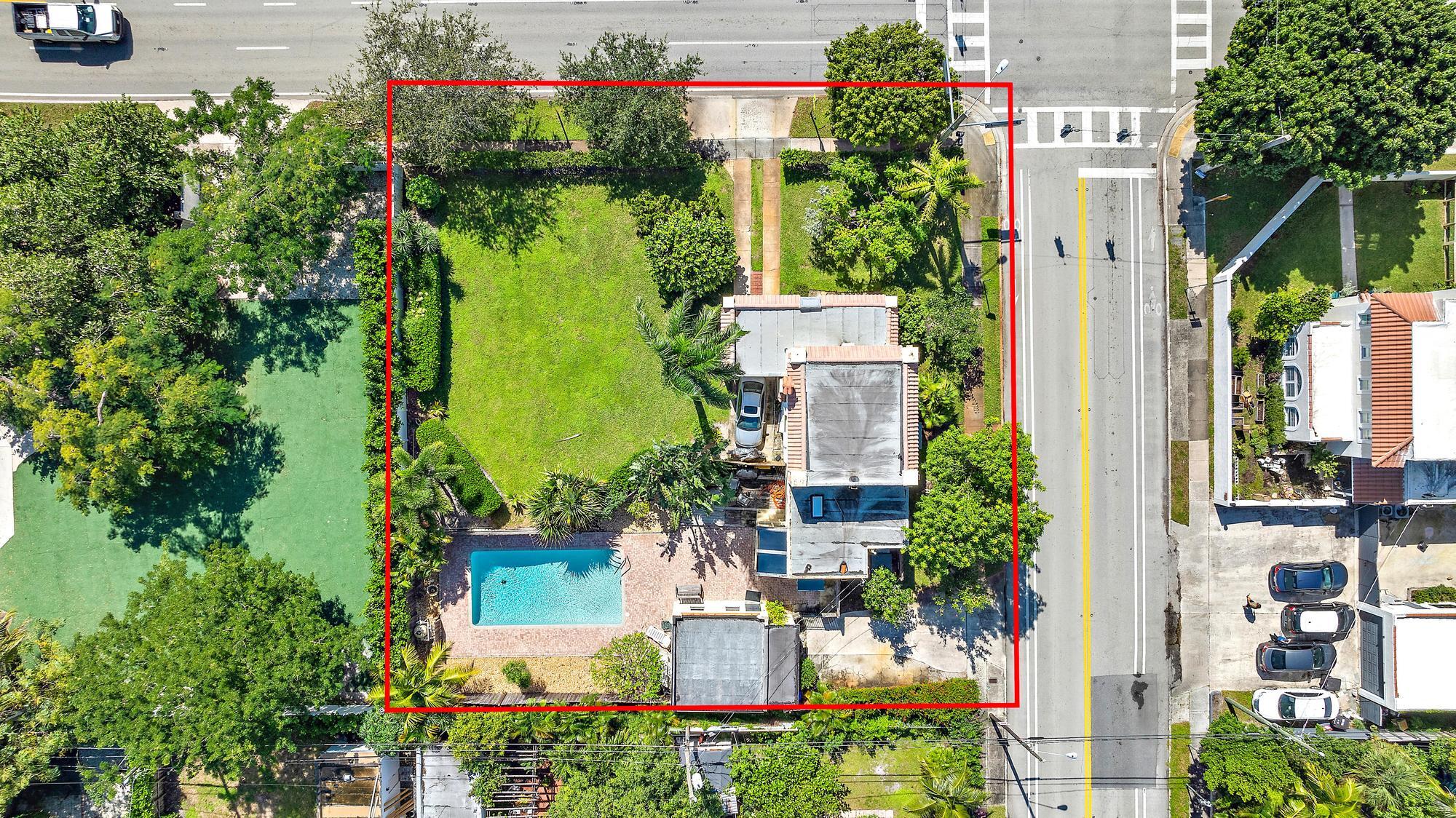 735 Forest Hl Blvd