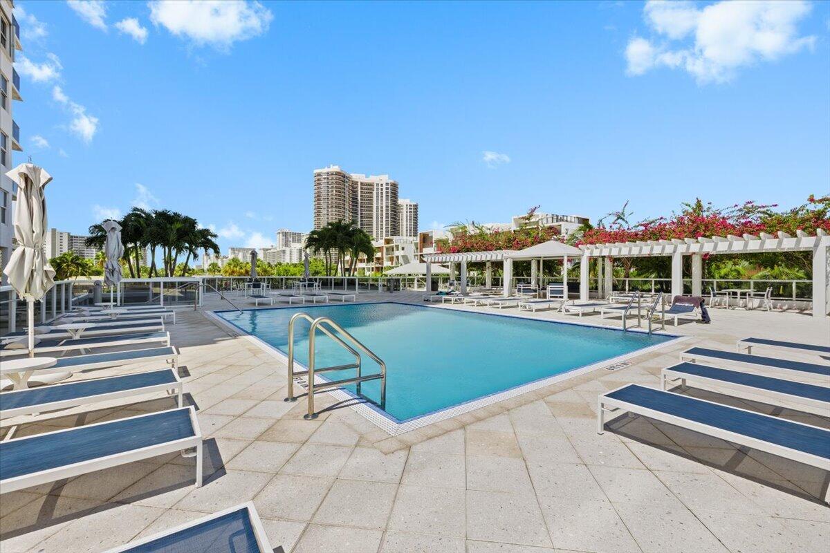 3015 N Ocean #18L Fort Lauderdale, FL 33308
