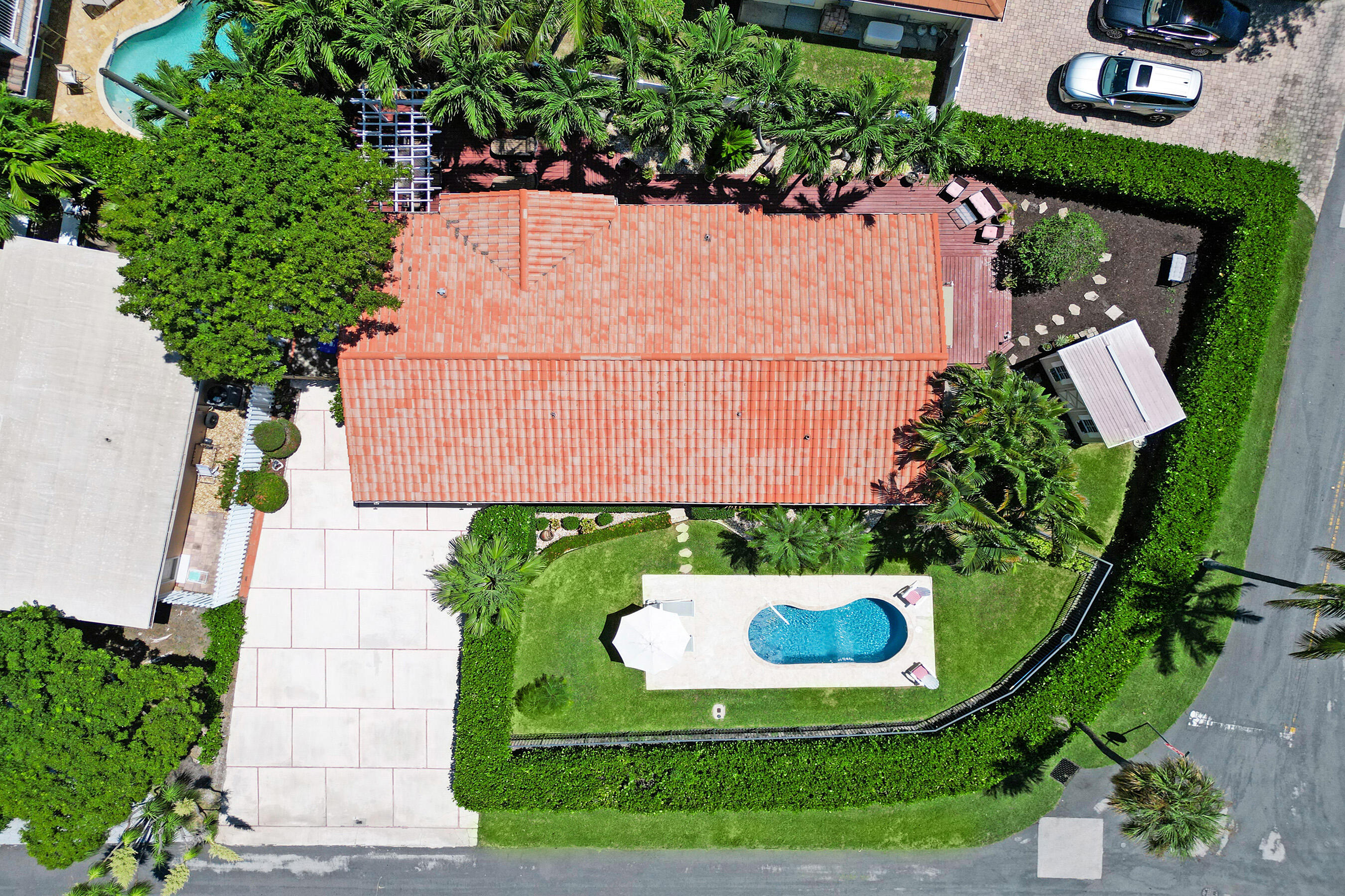 1900 N Riverside Dr