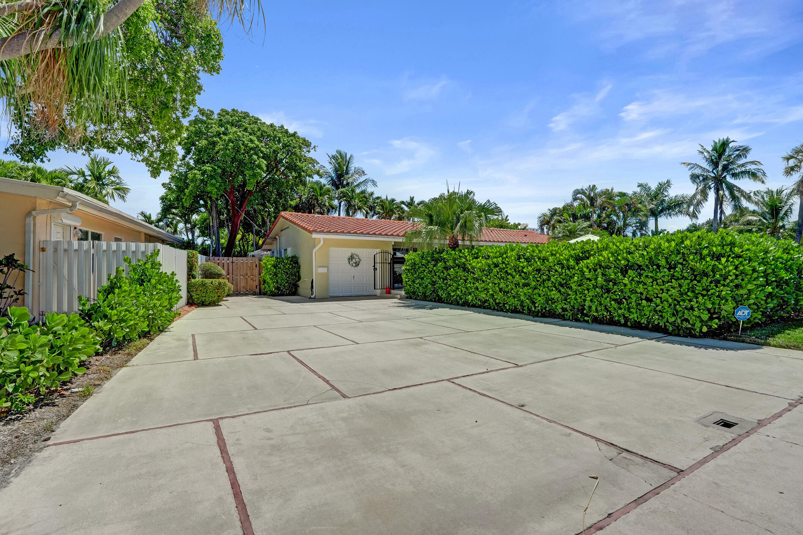 1900 N Riverside Dr Pompano Beach, FL 33062