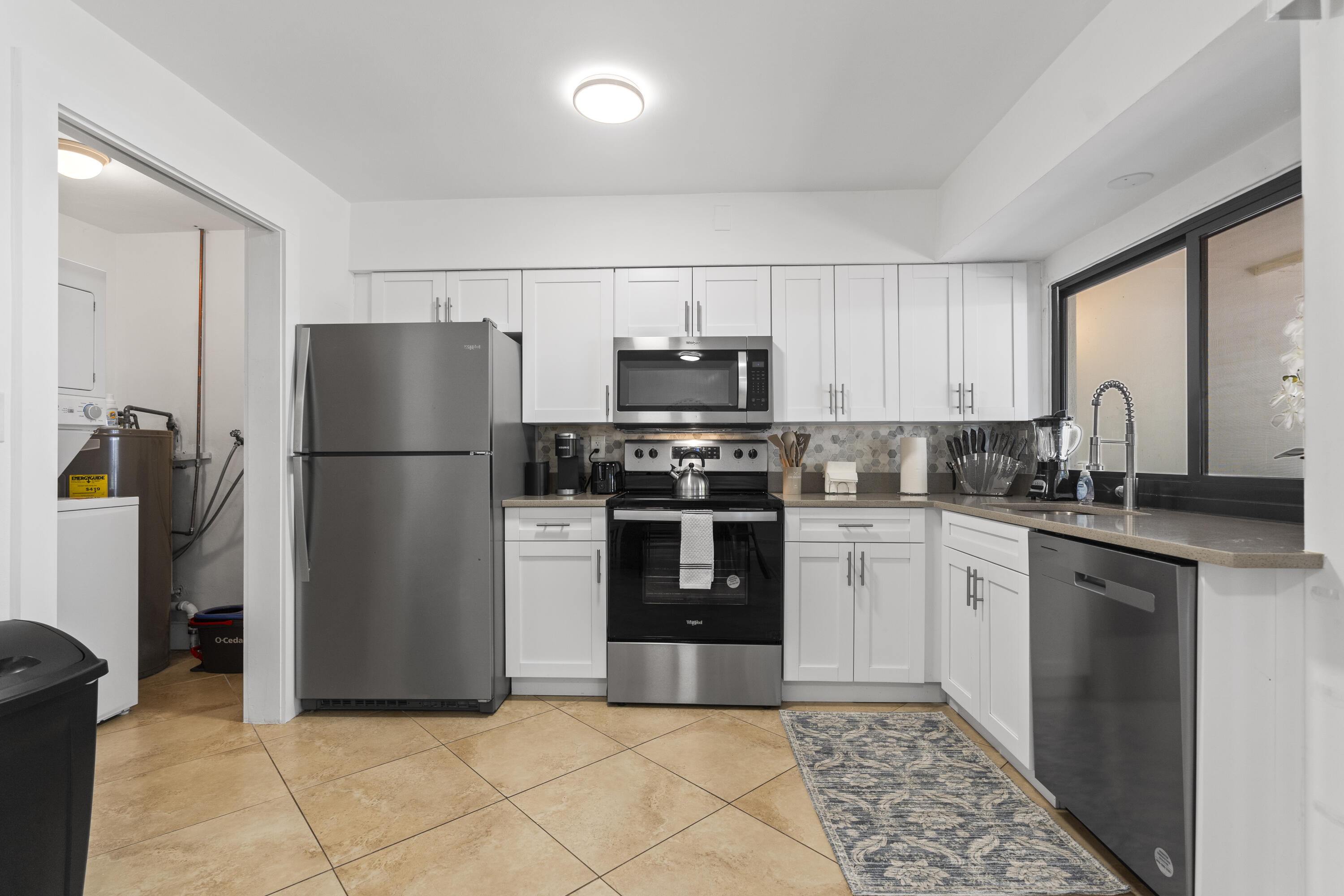 2121 NE 51st Ct Fort Lauderdale, FL 33308