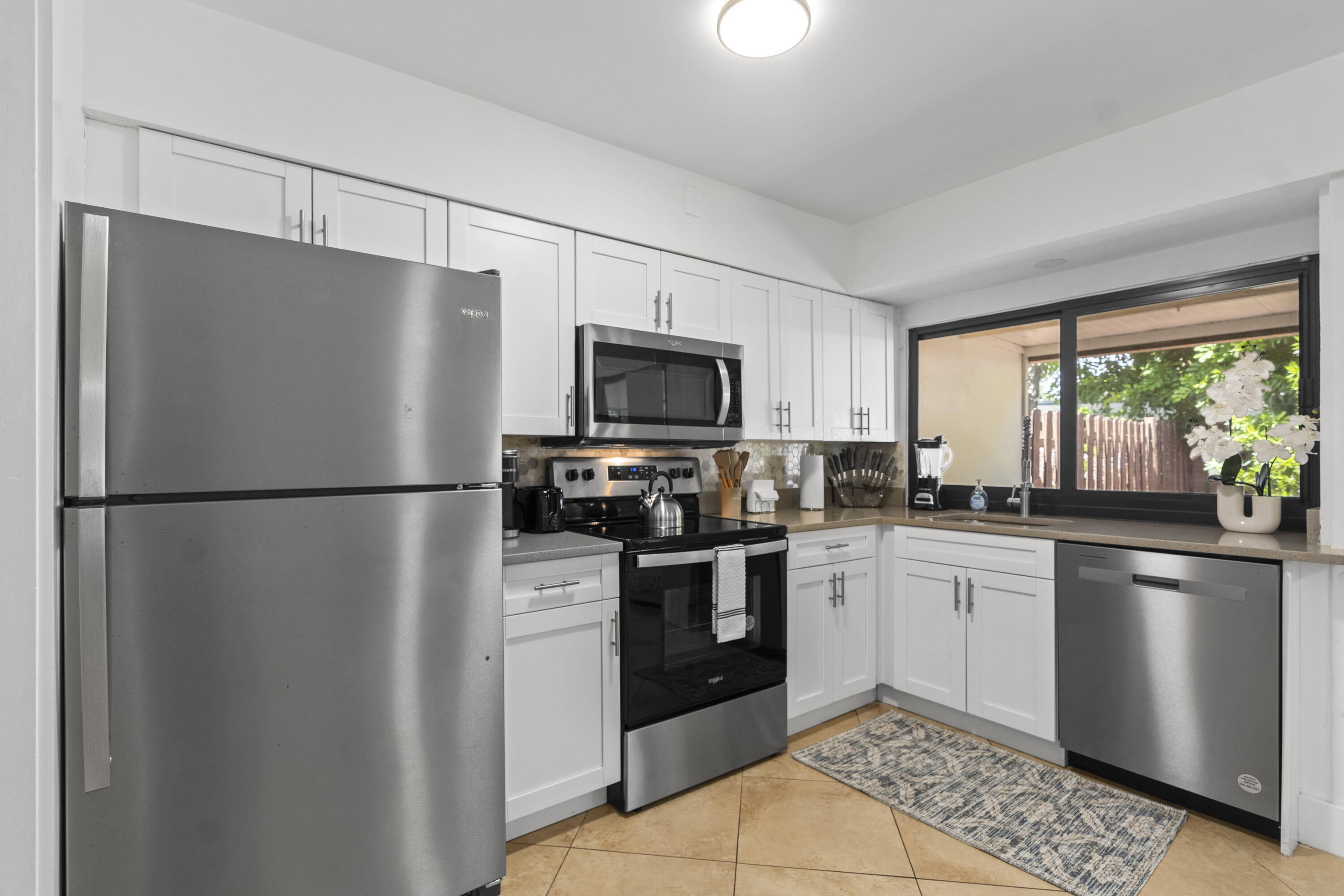 2121 NE 51st Ct Fort Lauderdale, FL 33308