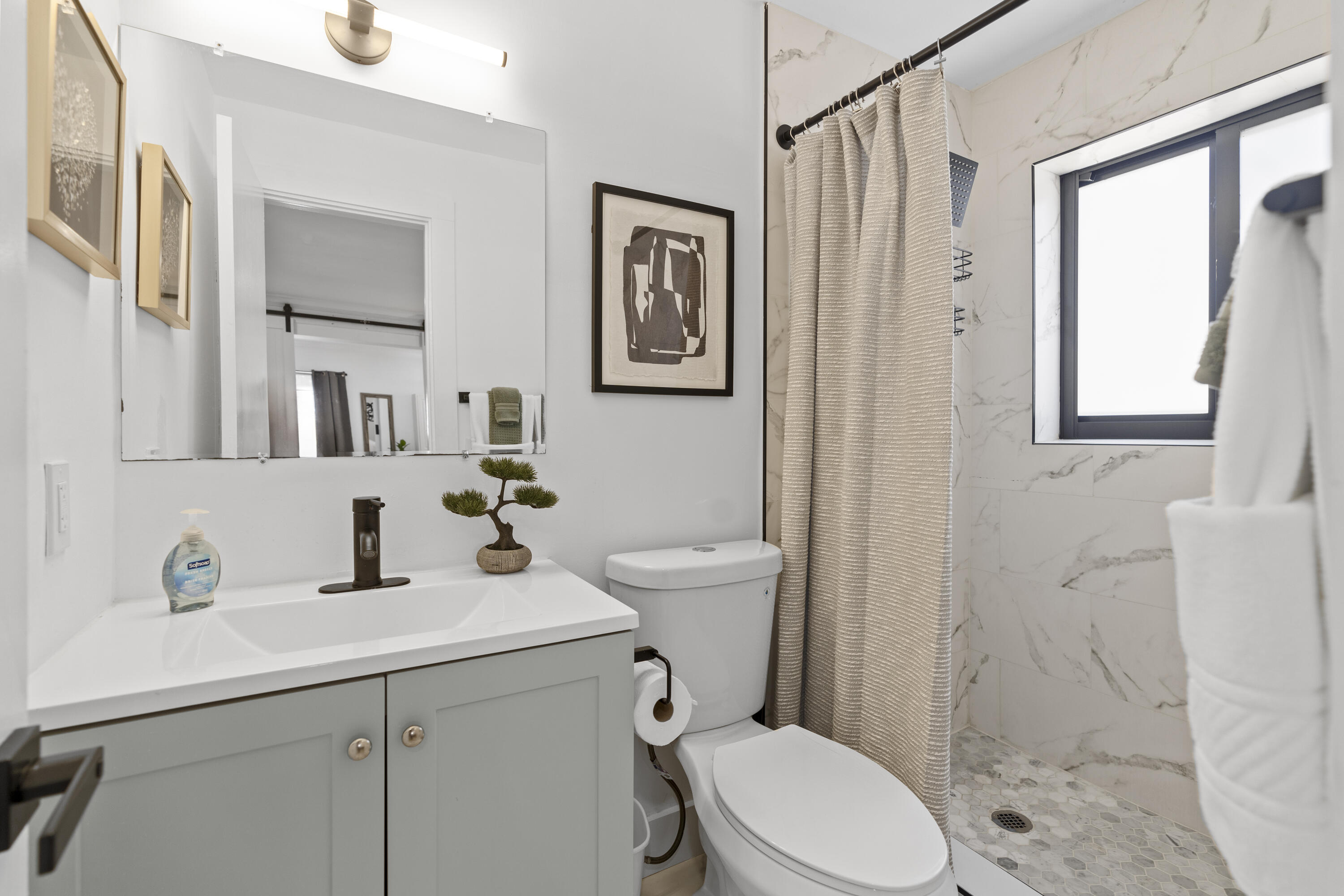 2121 NE 51st Ct Fort Lauderdale, FL 33308