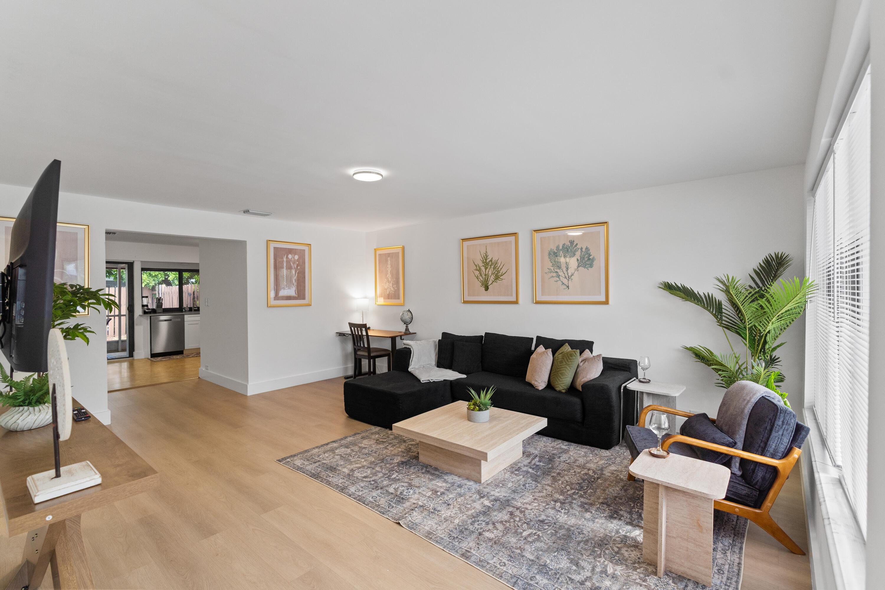 2121 NE 51st Ct Fort Lauderdale, FL 33308