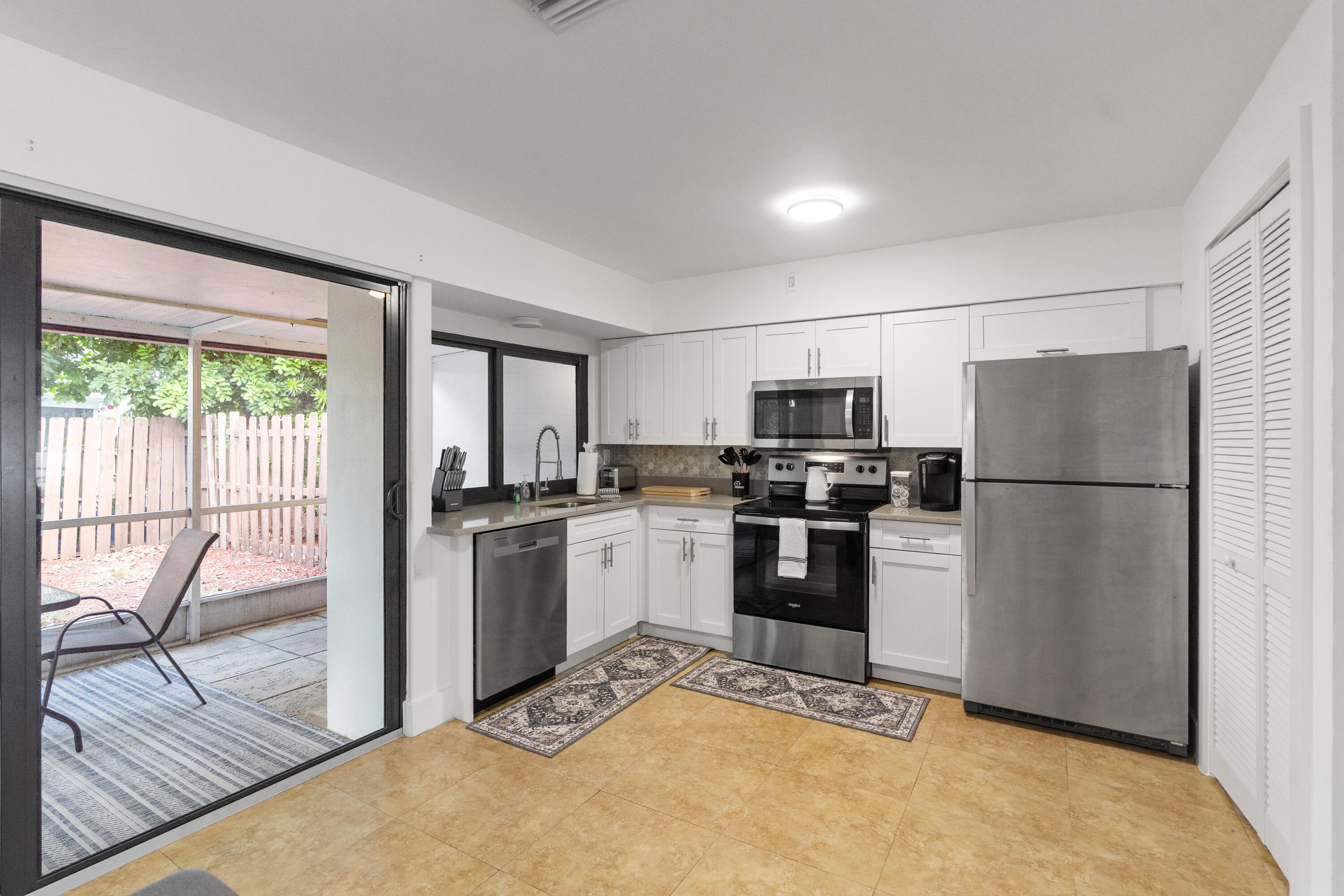 2121 NE 51st Ct Fort Lauderdale, FL 33308