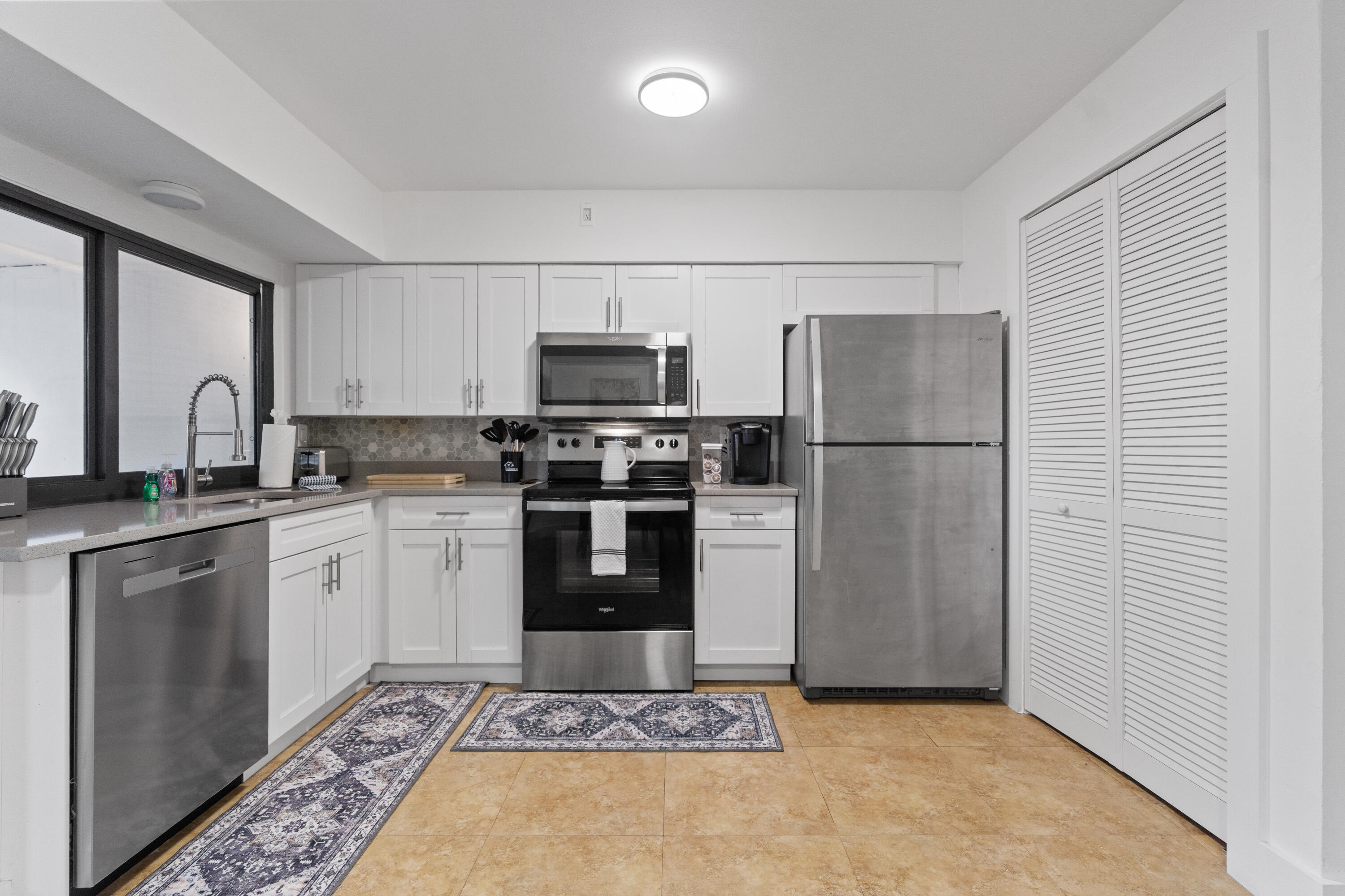 2121 NE 51st Ct Fort Lauderdale, FL 33308