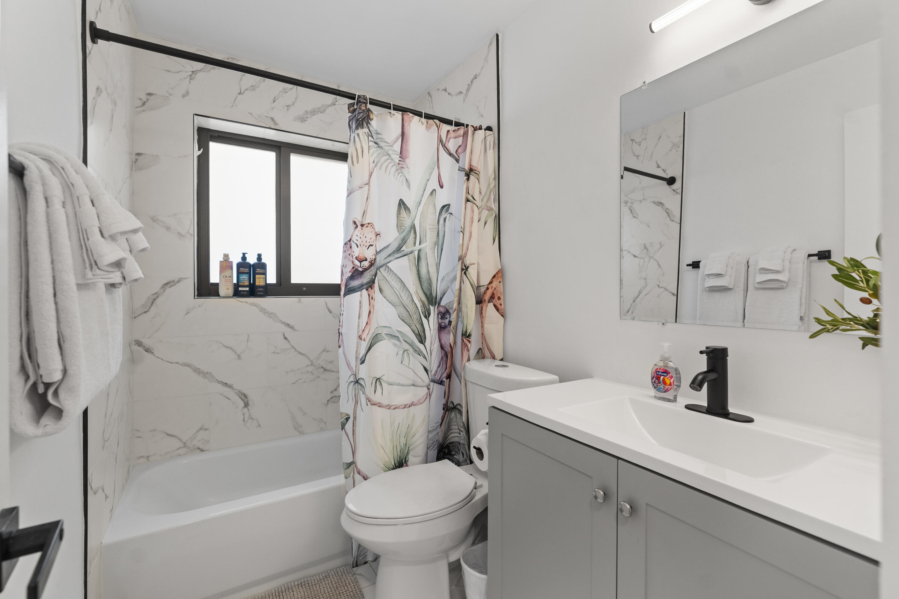 2121 NE 51st Ct Fort Lauderdale, FL 33308