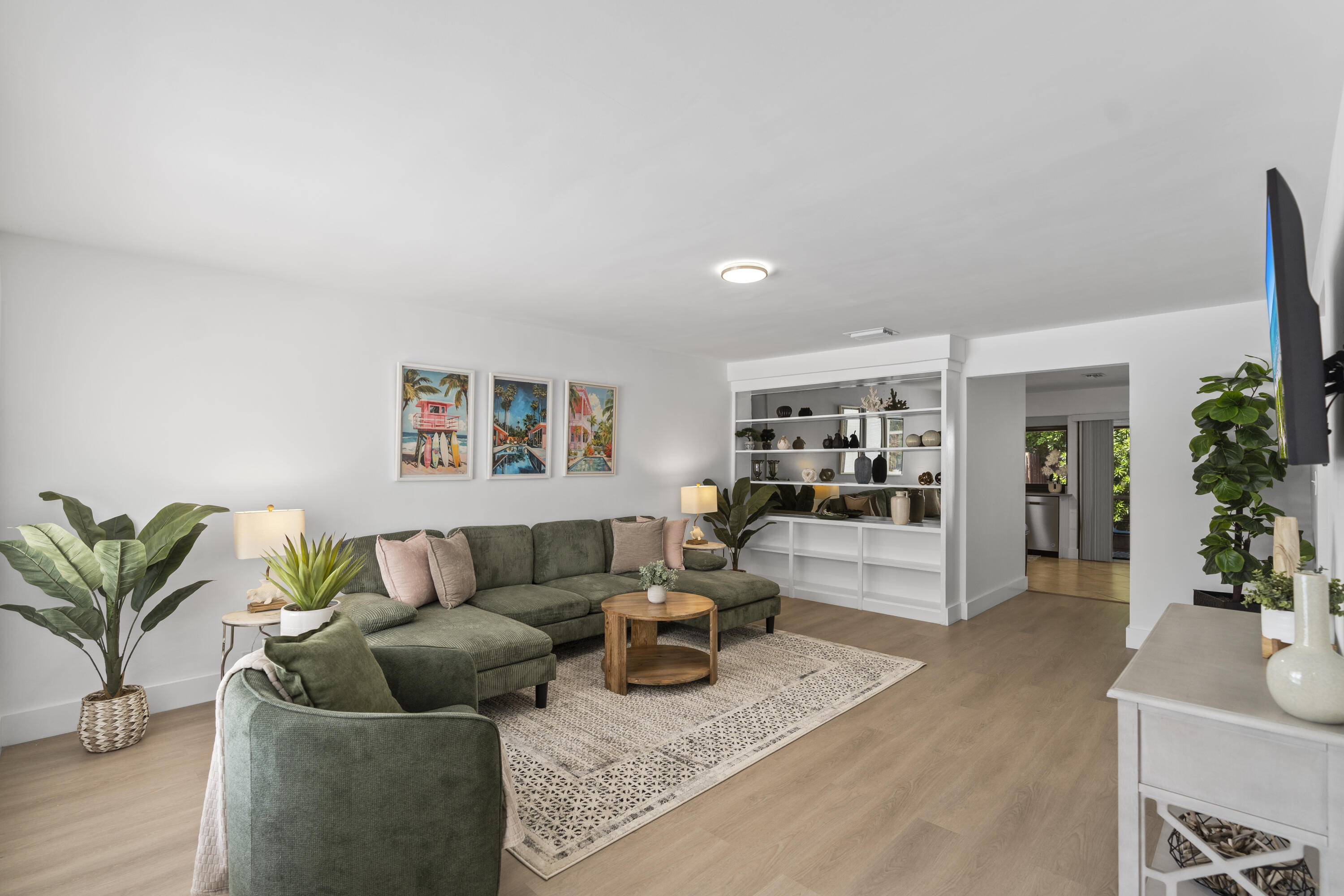 2121 NE 51st Ct Fort Lauderdale, FL 33308