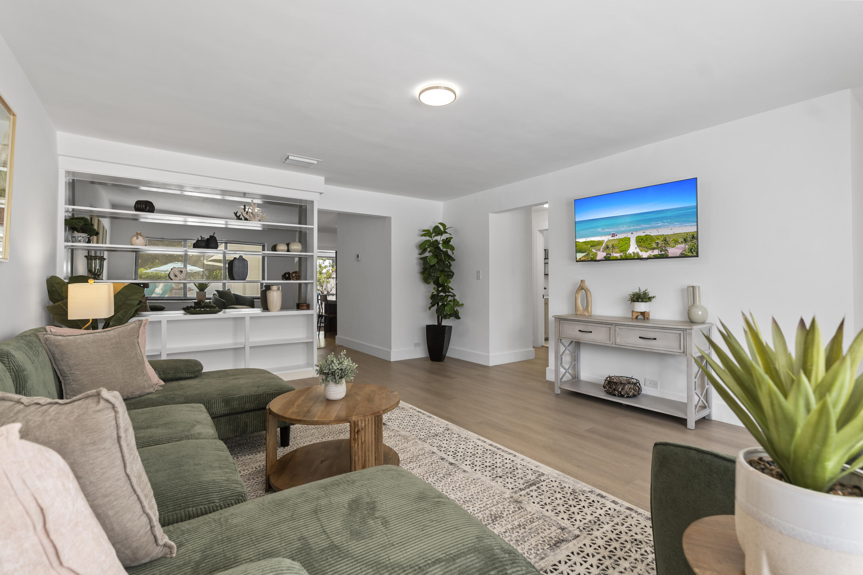 2121 NE 51st Ct Fort Lauderdale, FL 33308