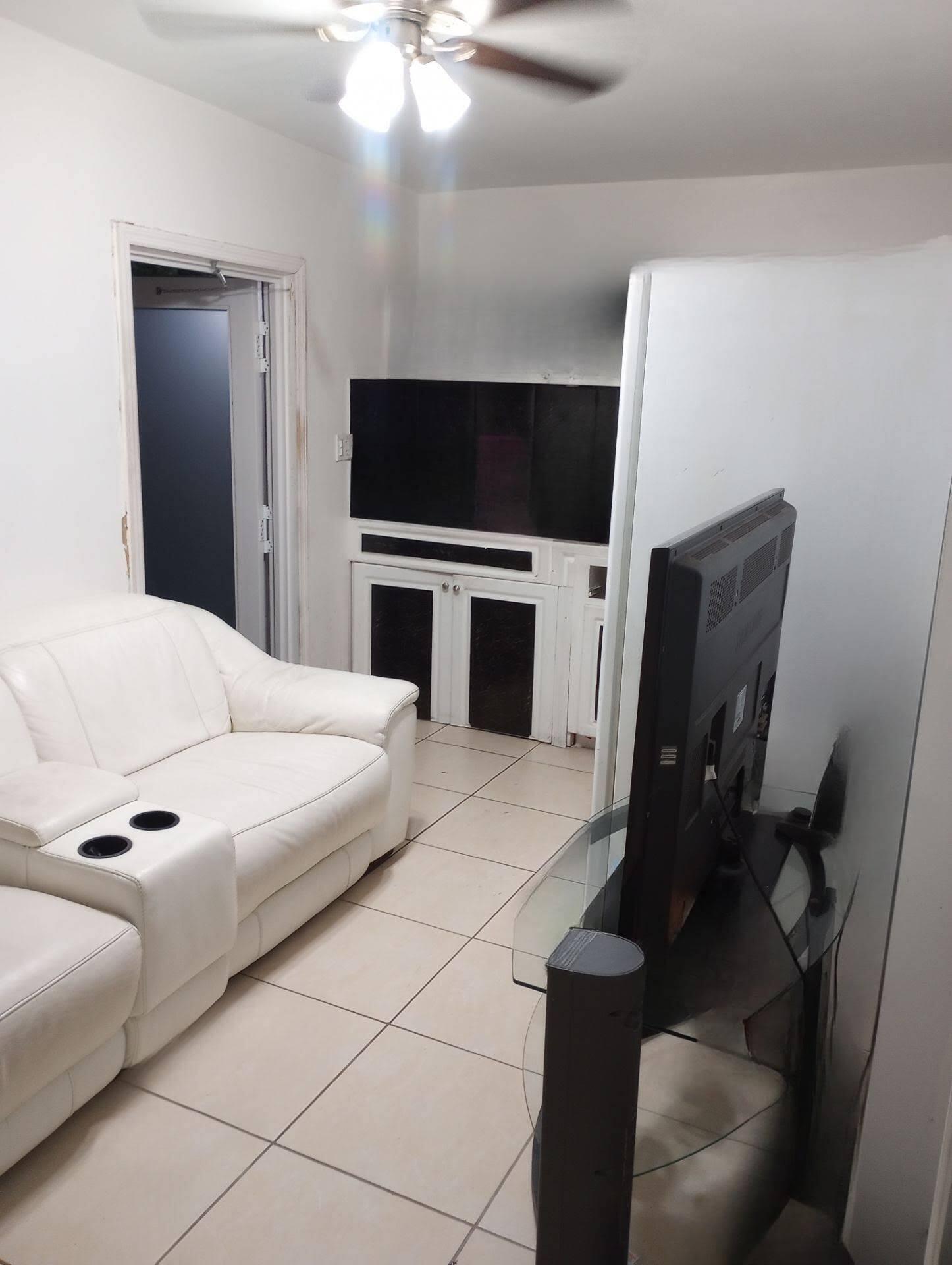 3140 NW 100th St Miami, FL 33147