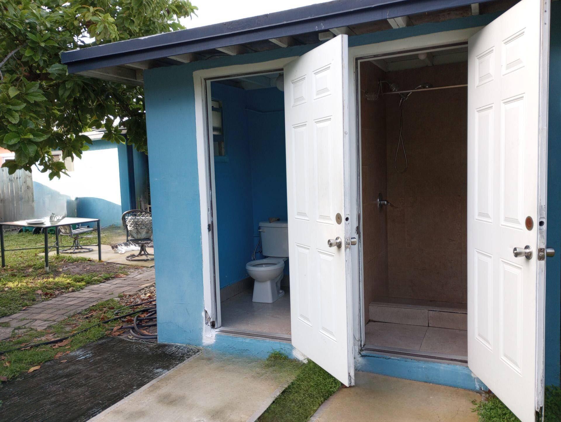 3140 NW 100th St Miami, FL 33147