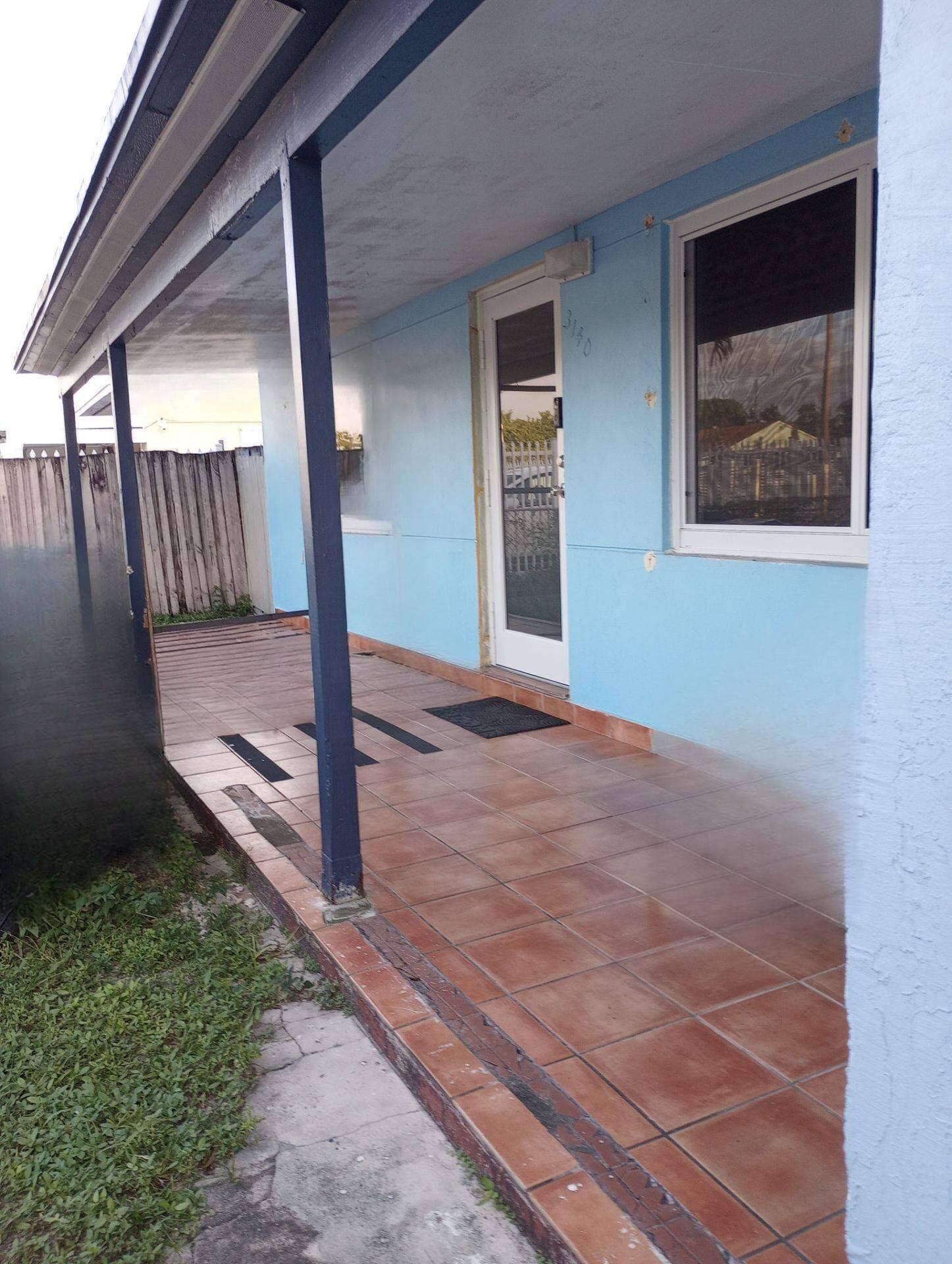 3140 NW 100th St Miami, FL 33147