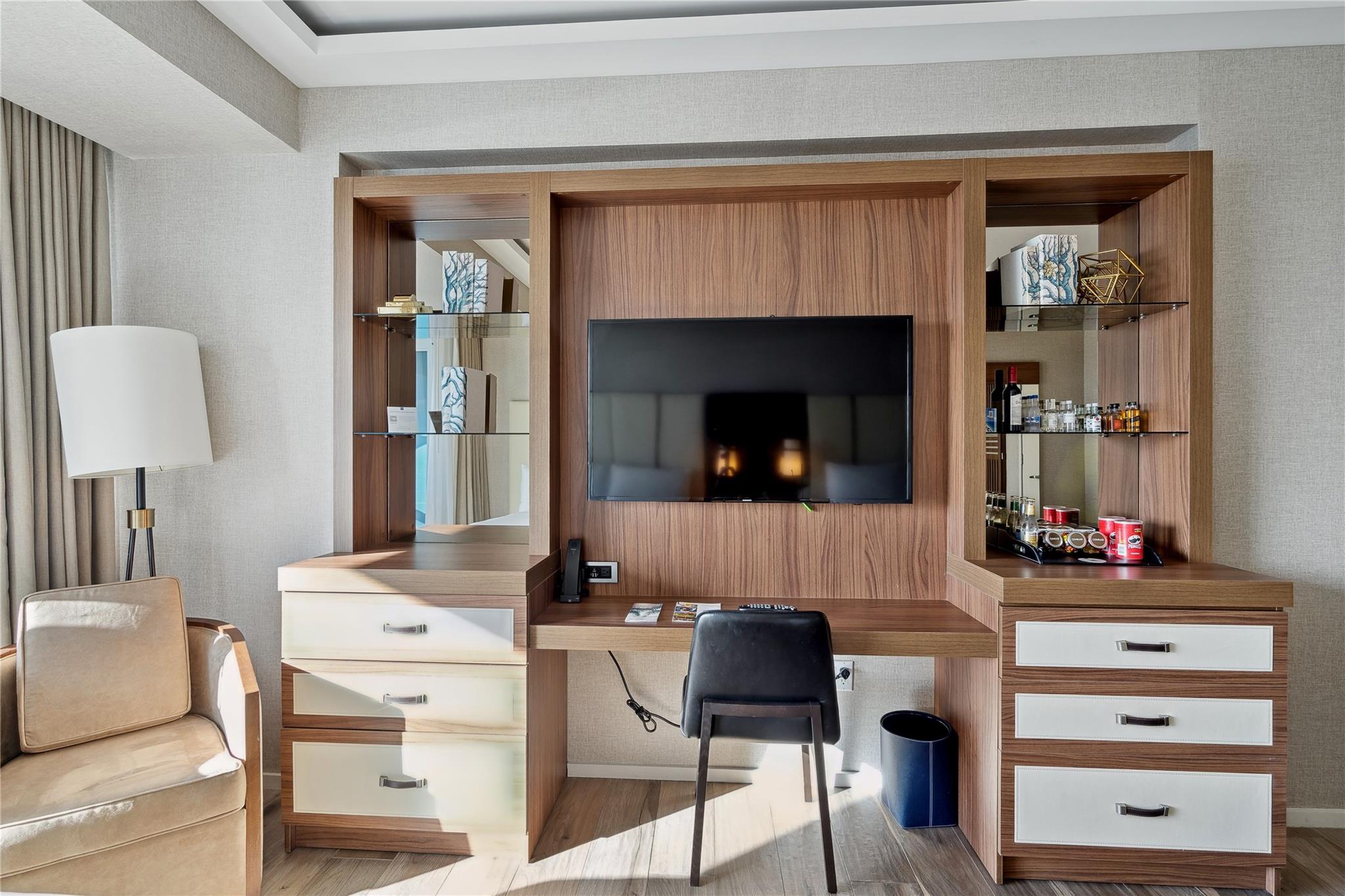 551 N Fort Lauderdale Bch Blvd #R2303 Fort Lauderdale, FL 33304