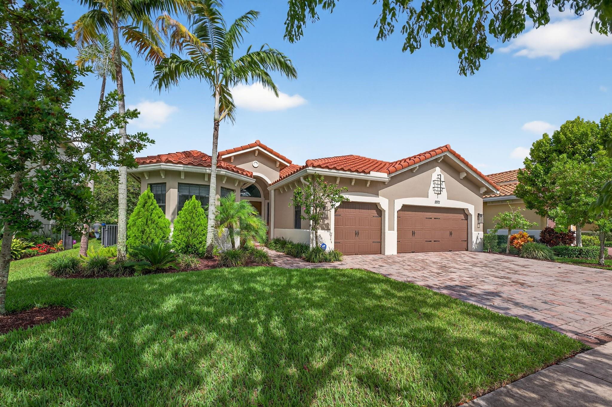 8971 Edgewater Bnd