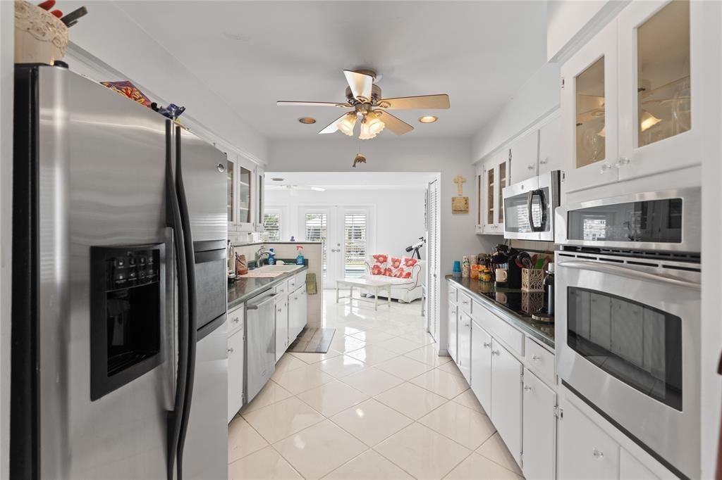 2670 NE 47th Lighthouse Point, FL 33064