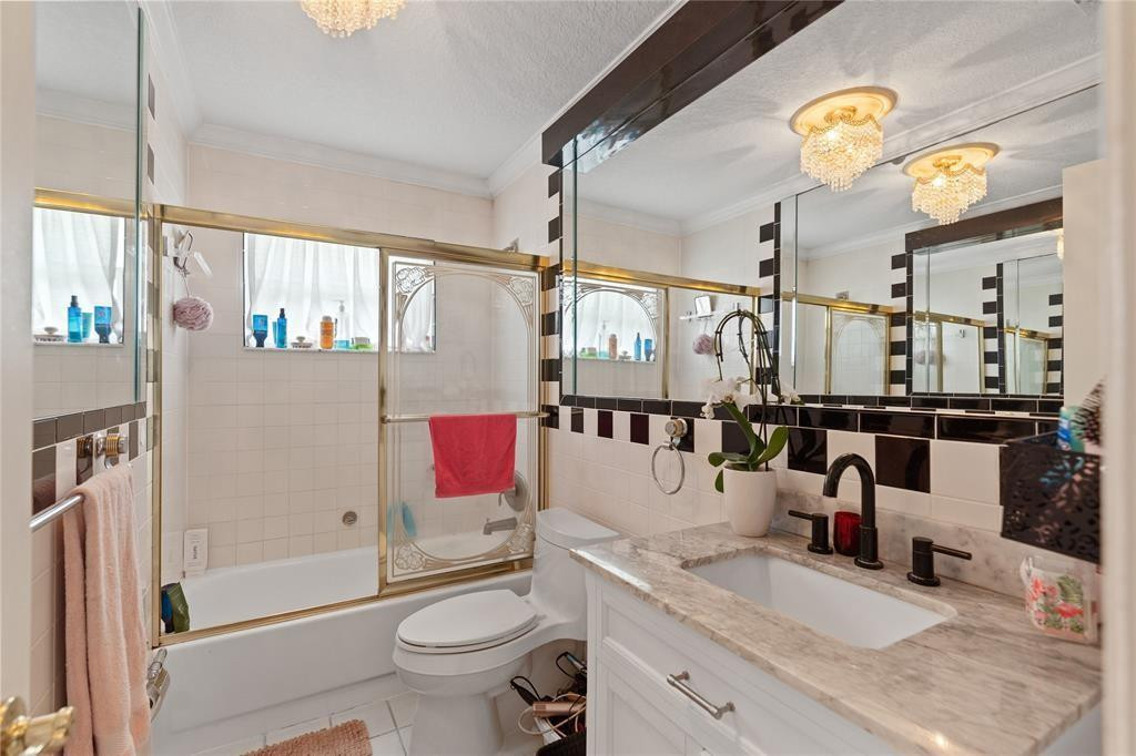 2670 NE 47th Lighthouse Point, FL 33064