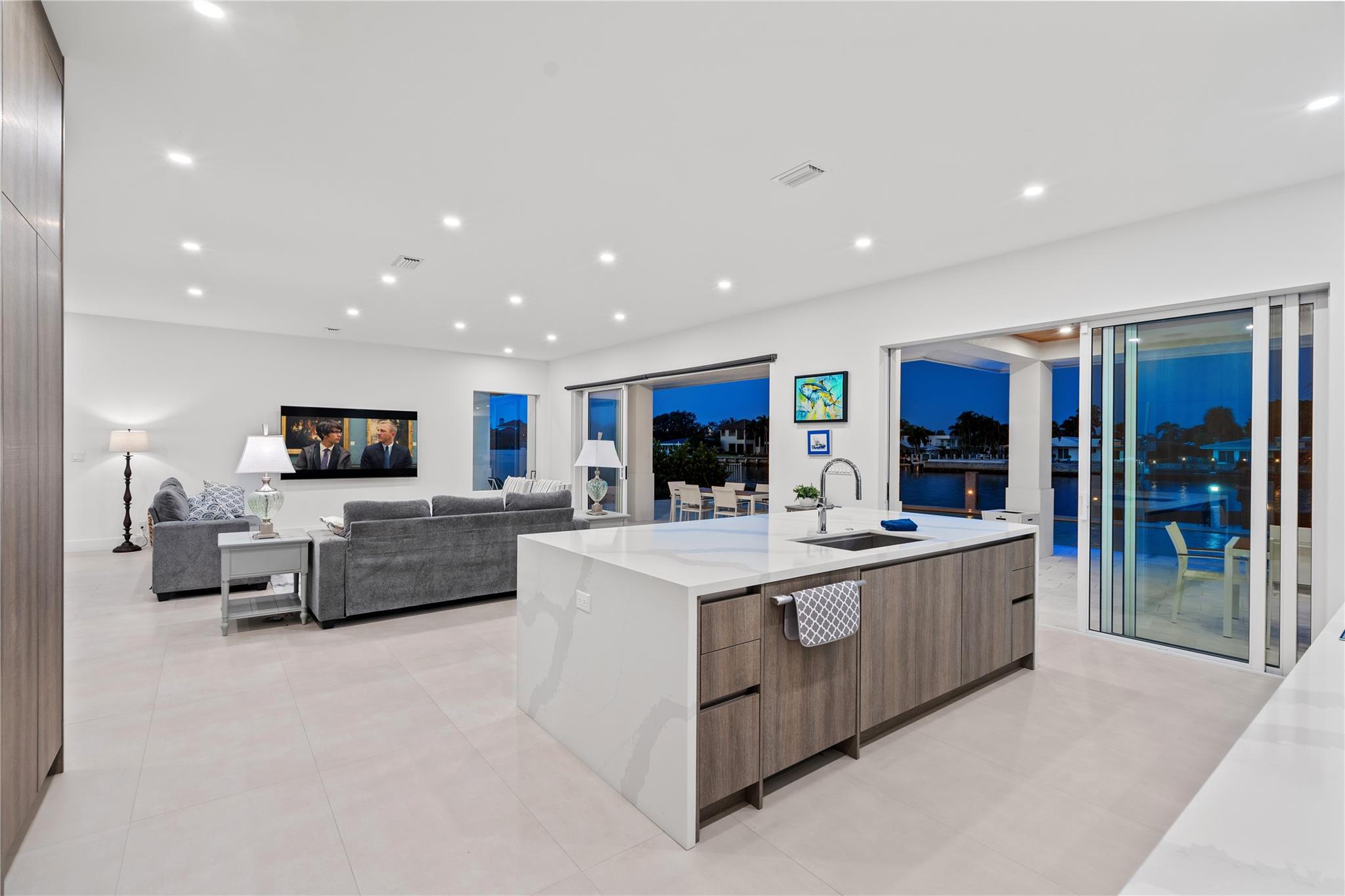 2103 N Riverside Dr Pompano Beach, FL 33062