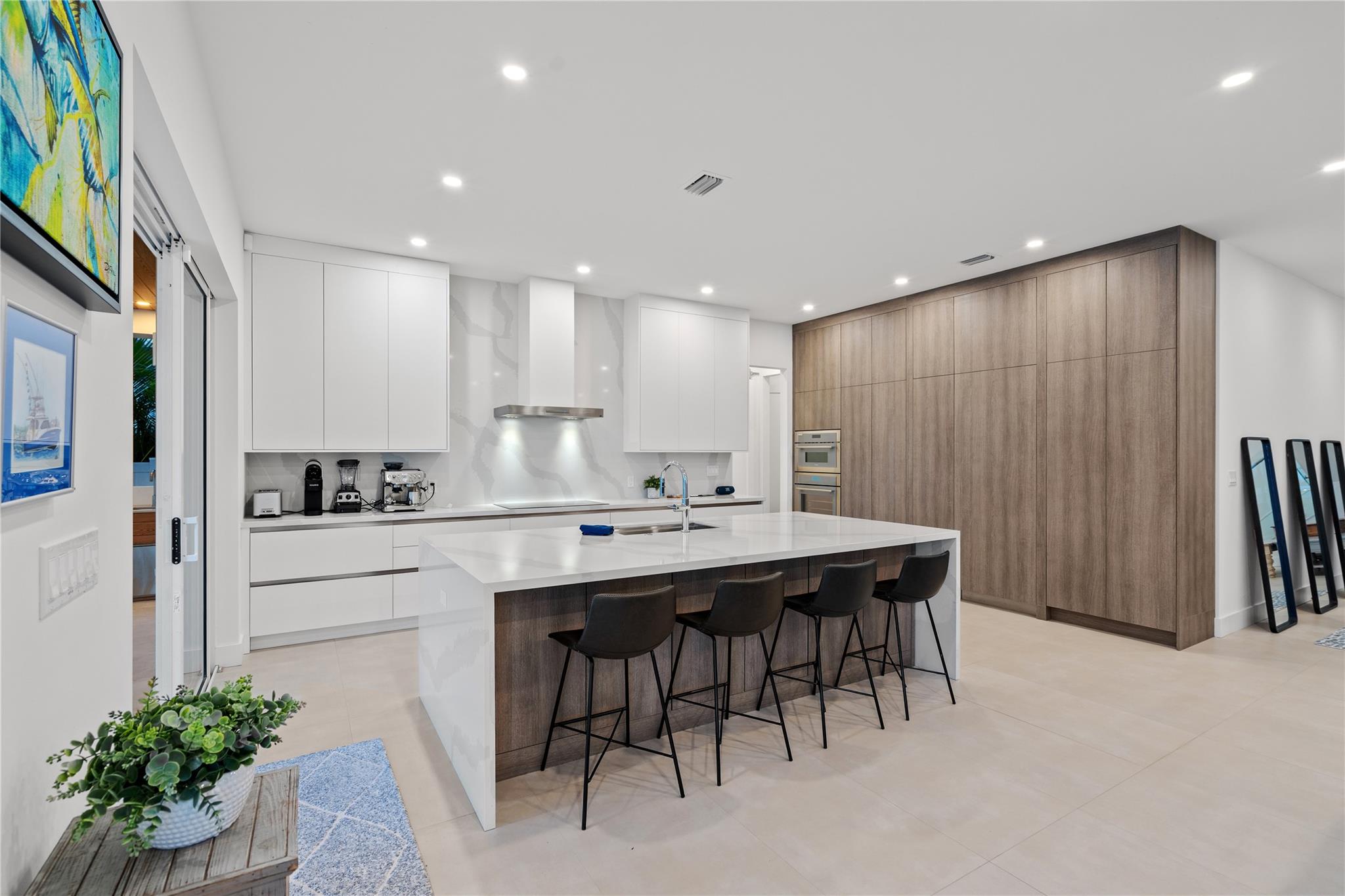 2103 N Riverside Dr Pompano Beach, FL 33062