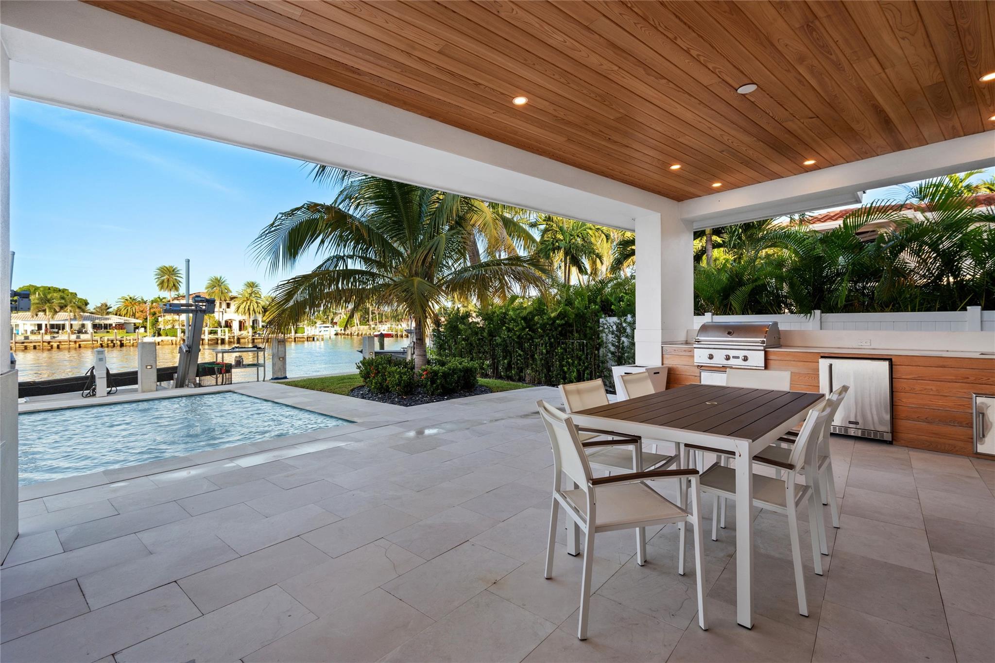 2103 N Riverside Dr Pompano Beach, FL 33062