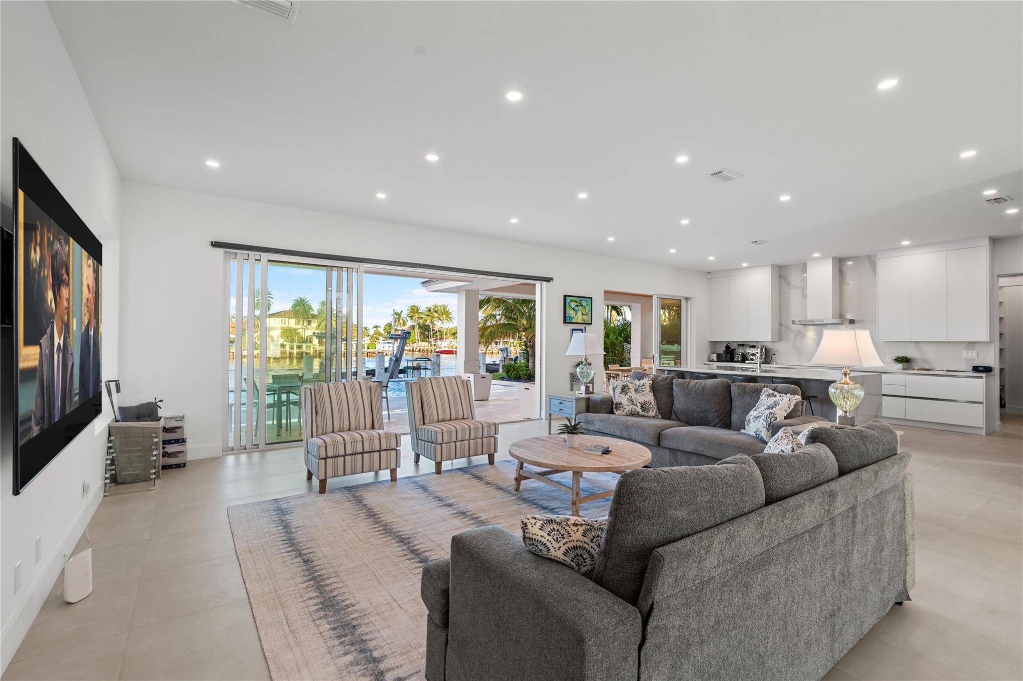 2103 N Riverside Dr Pompano Beach, FL 33062