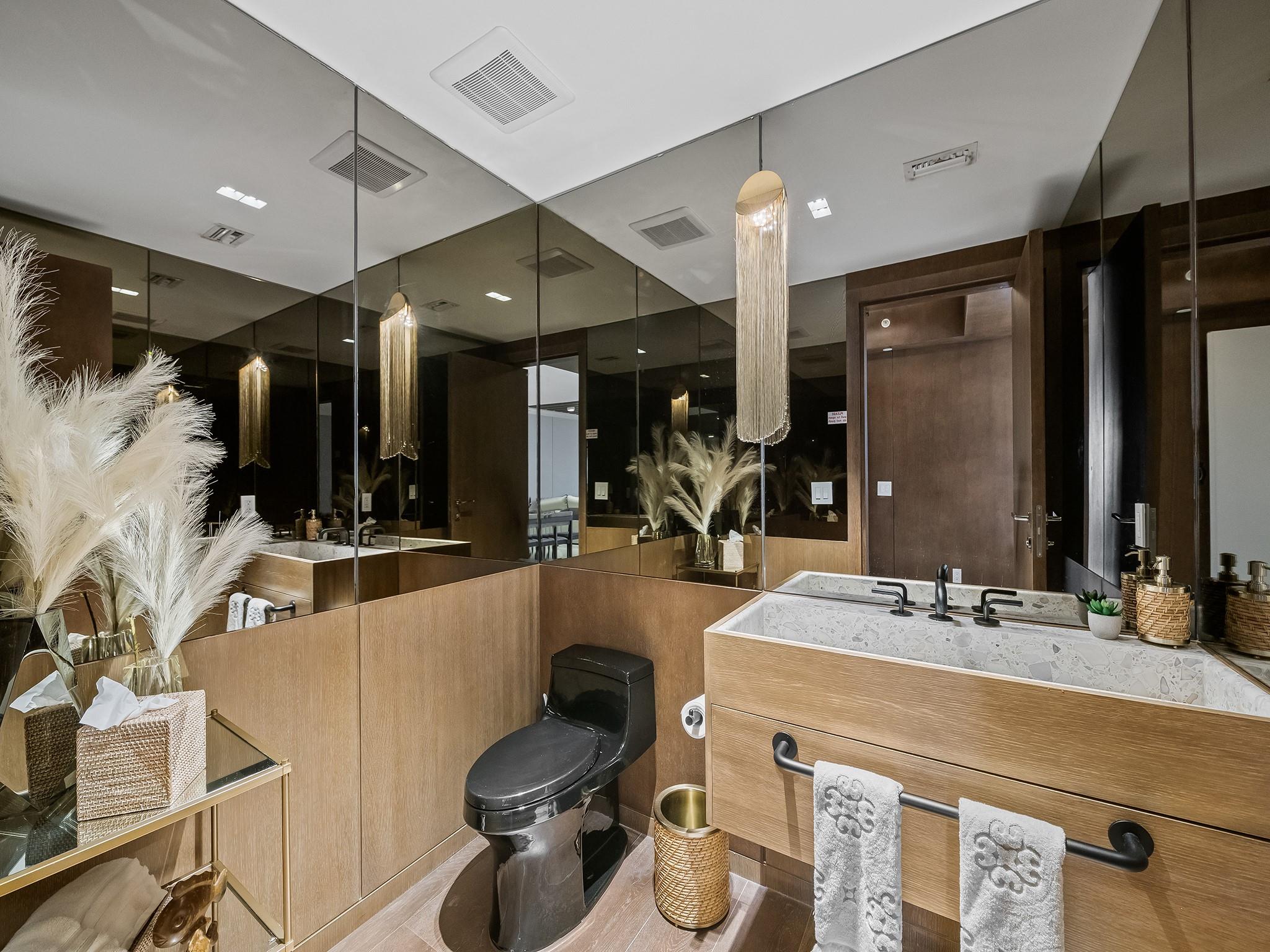 435 Bayshore Dr #703 Fort Lauderdale, FL 33304