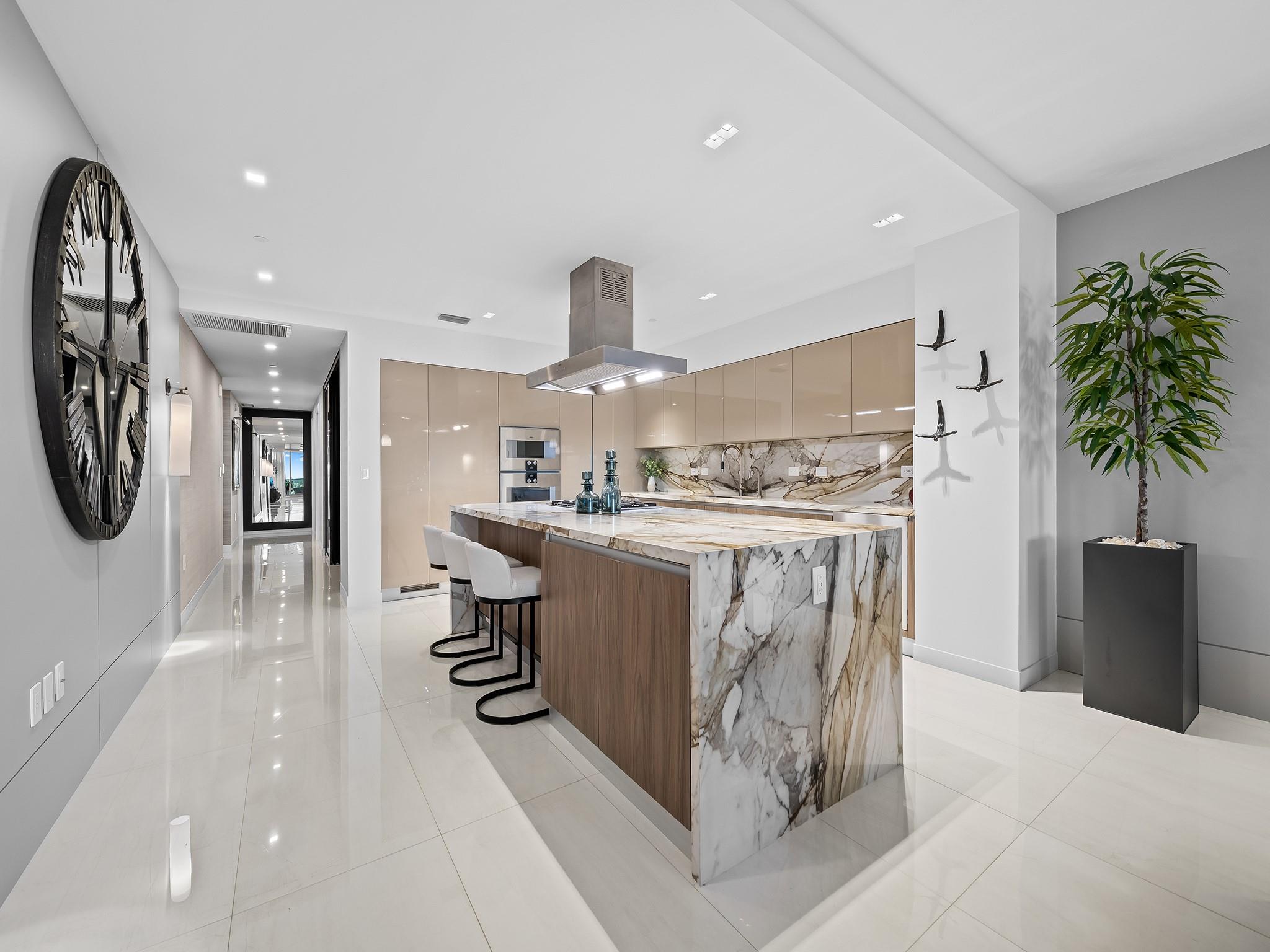 435 Bayshore Dr #703 Fort Lauderdale, FL 33304