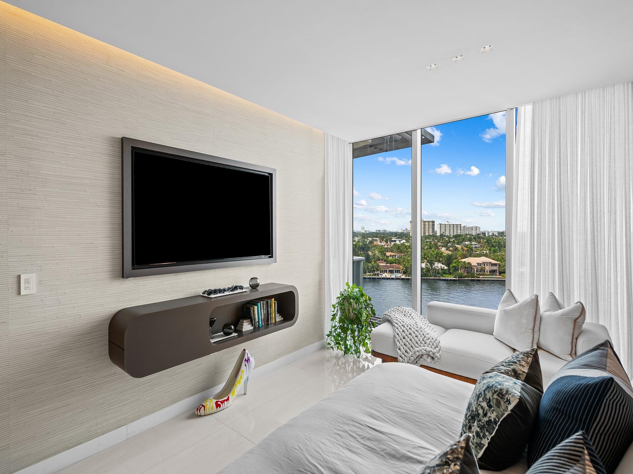 435 Bayshore Dr #703 Fort Lauderdale, FL 33304