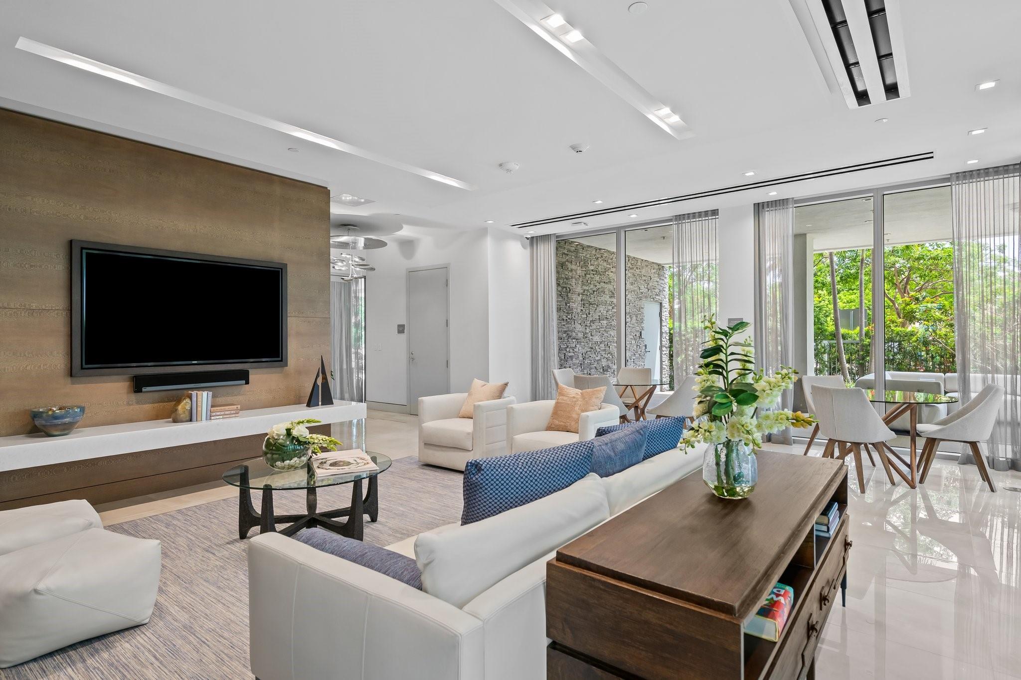 435 Bayshore Dr #703 Fort Lauderdale, FL 33304