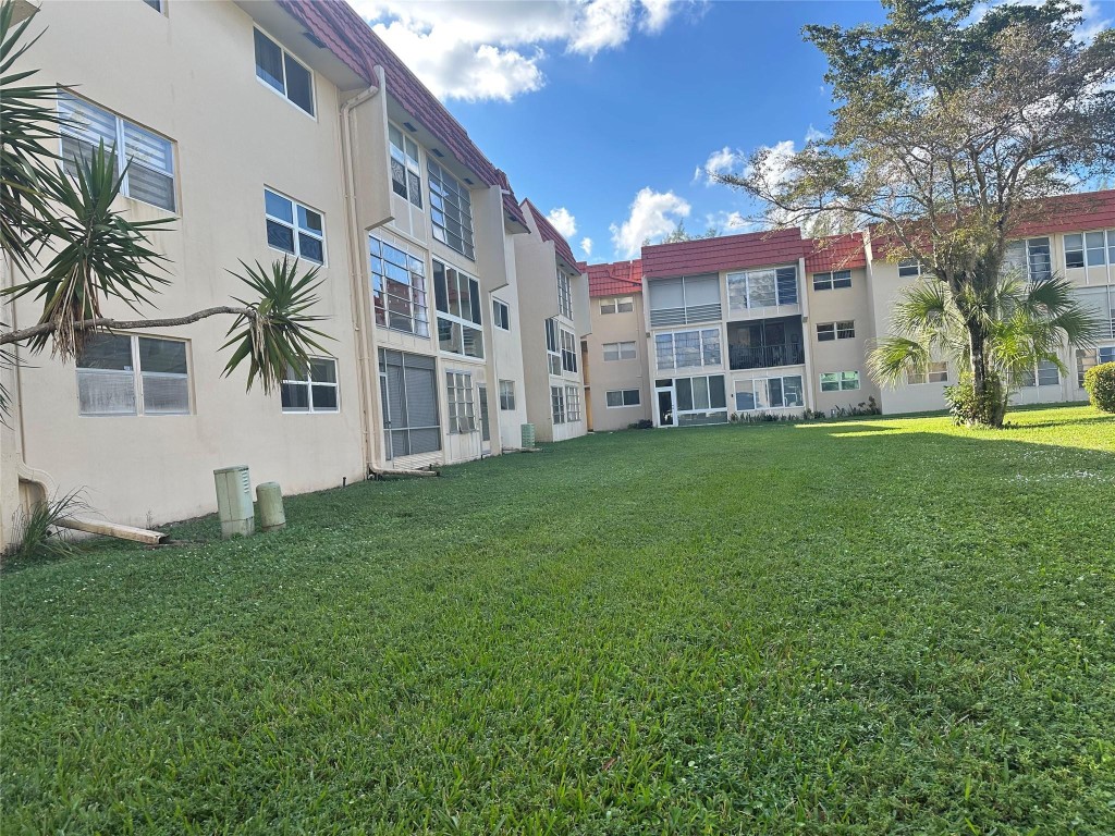 2651 E Sunrise Lks Dr #308 Fort Lauderdale, FL 33322