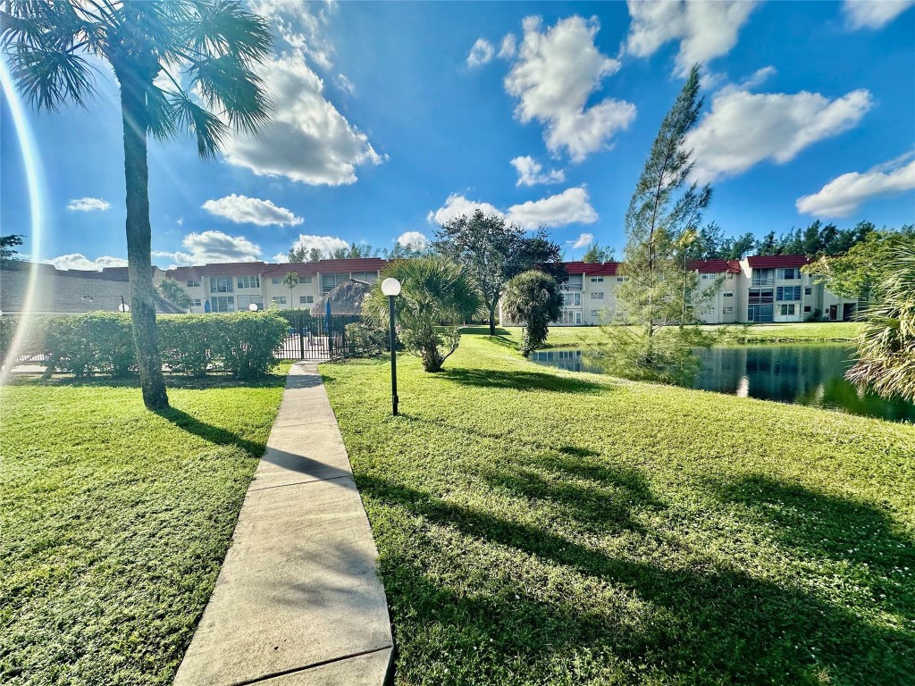 2651 E Sunrise Lks Dr #308 Fort Lauderdale, FL 33322
