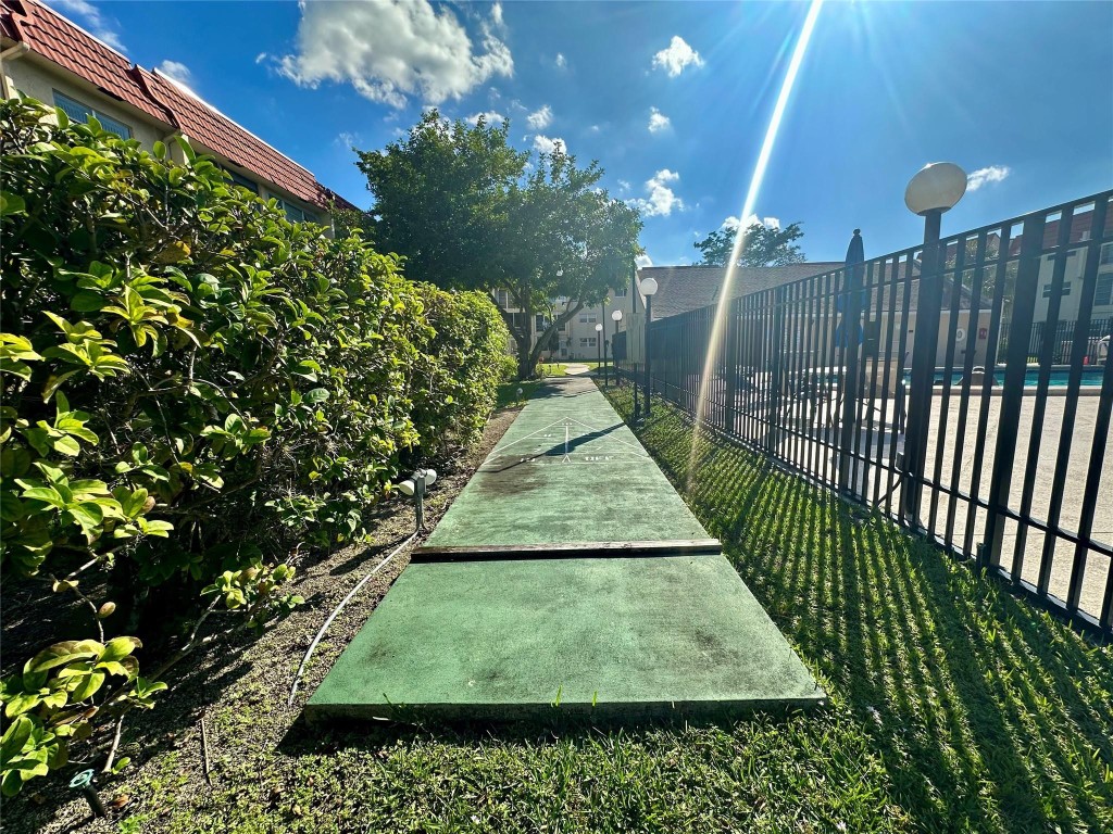 2651 E Sunrise Lks Dr #308 Fort Lauderdale, FL 33322