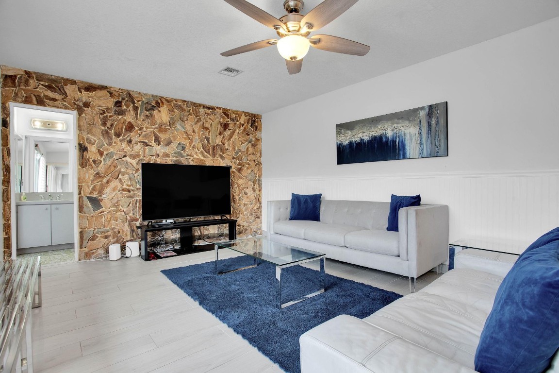 3305 NE 37th St Fort Lauderdale, FL 33308