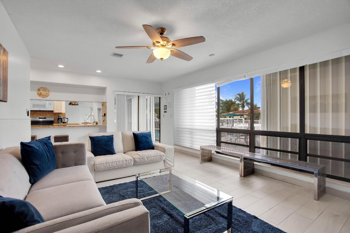 3305 NE 37th St Fort Lauderdale, FL 33308