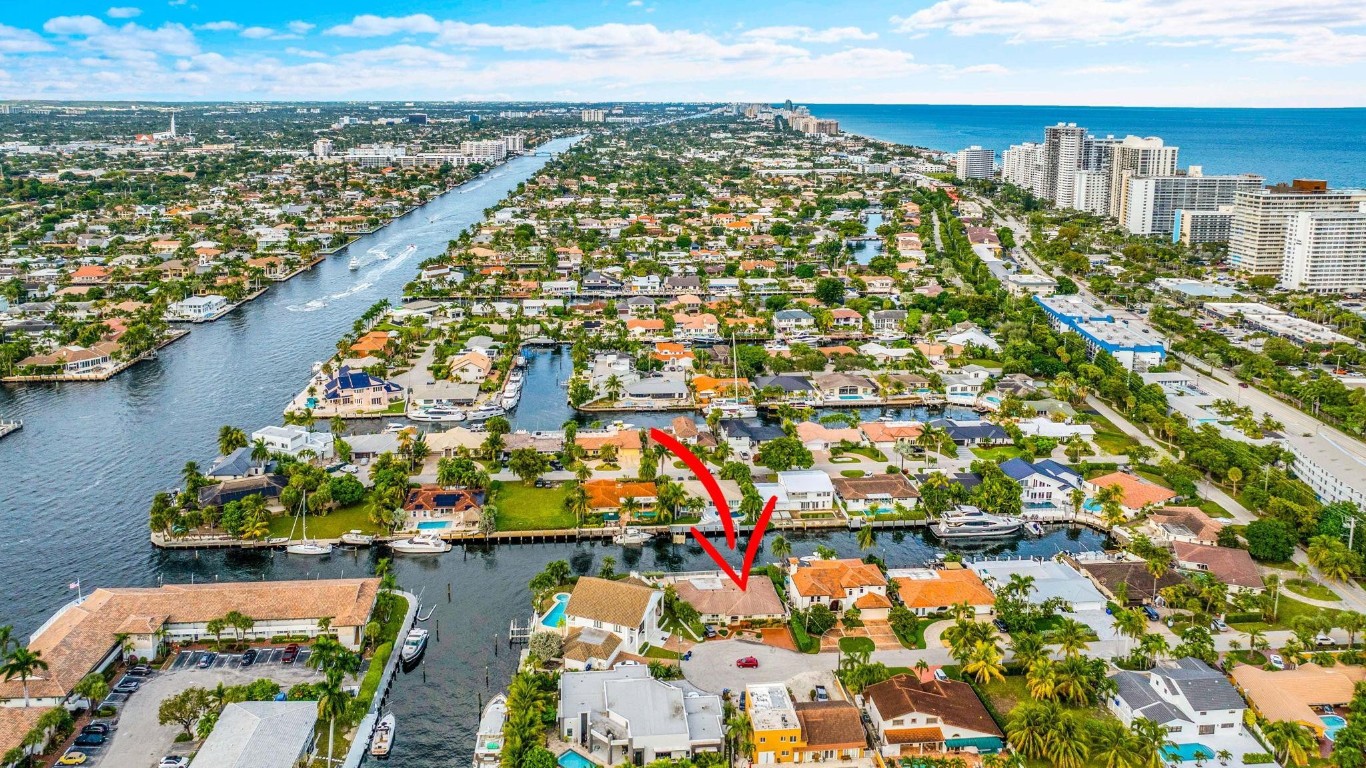 3305 NE 37th St Fort Lauderdale, FL 33308