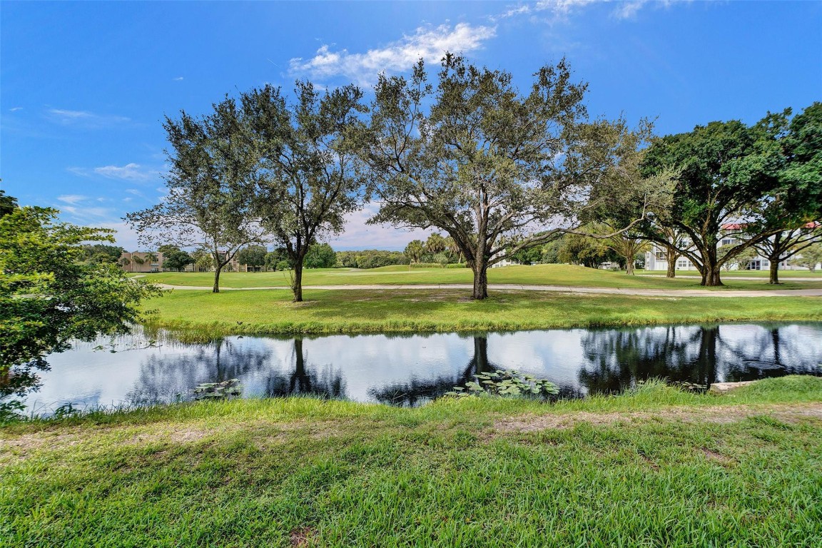 9481 Evergreen Pl #103 Davie, FL 33324