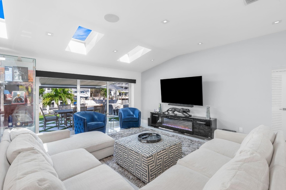 2813 NE 29th Fort Lauderdale, FL 33306