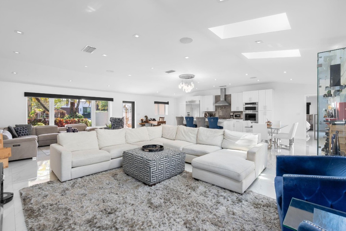 2813 NE 29th Fort Lauderdale, FL 33306