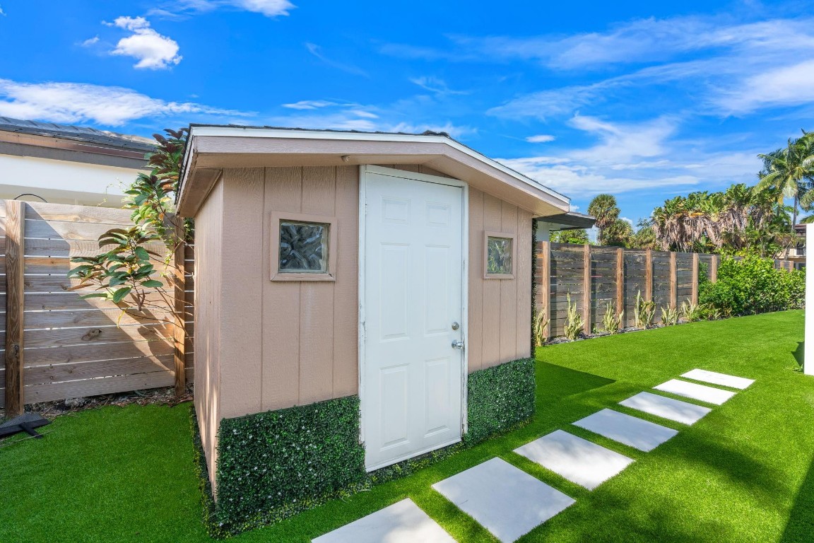 2813 NE 29th Fort Lauderdale, FL 33306